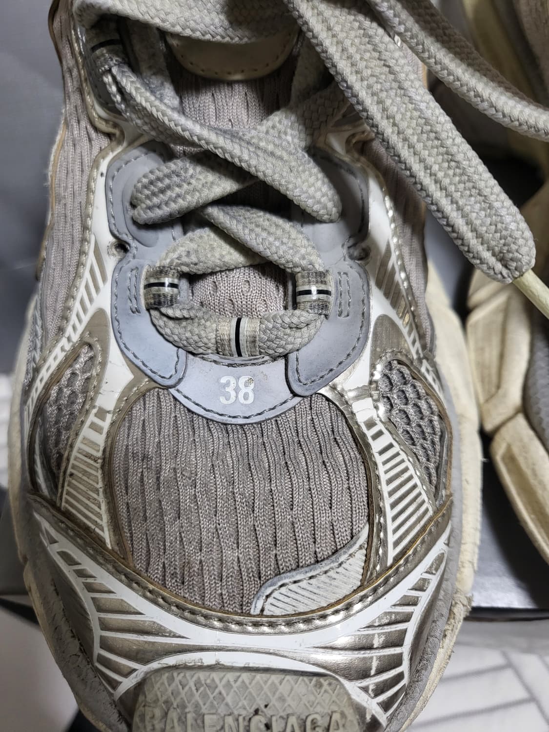 발렌시아가 3XL 에그쉘 상품이미지2