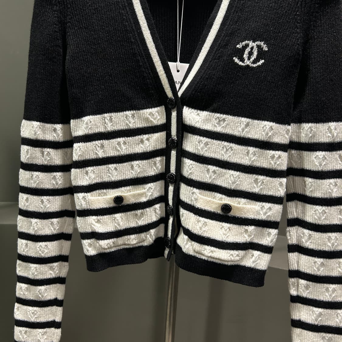 샤넬 CC로고 스트라이프 캐시미어 가디건 상품이미지3