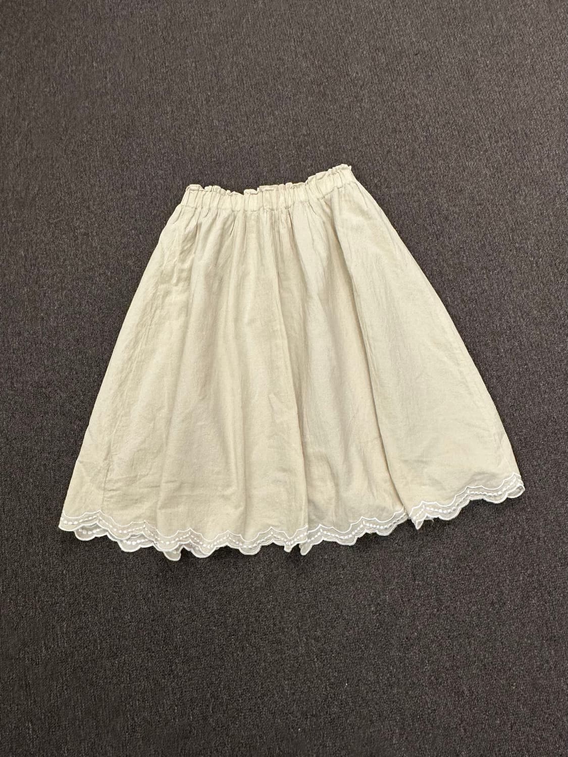 OS)Japanese vintage 자수 디테일 밴딩 베이지 미디 스커트 상품이미지8