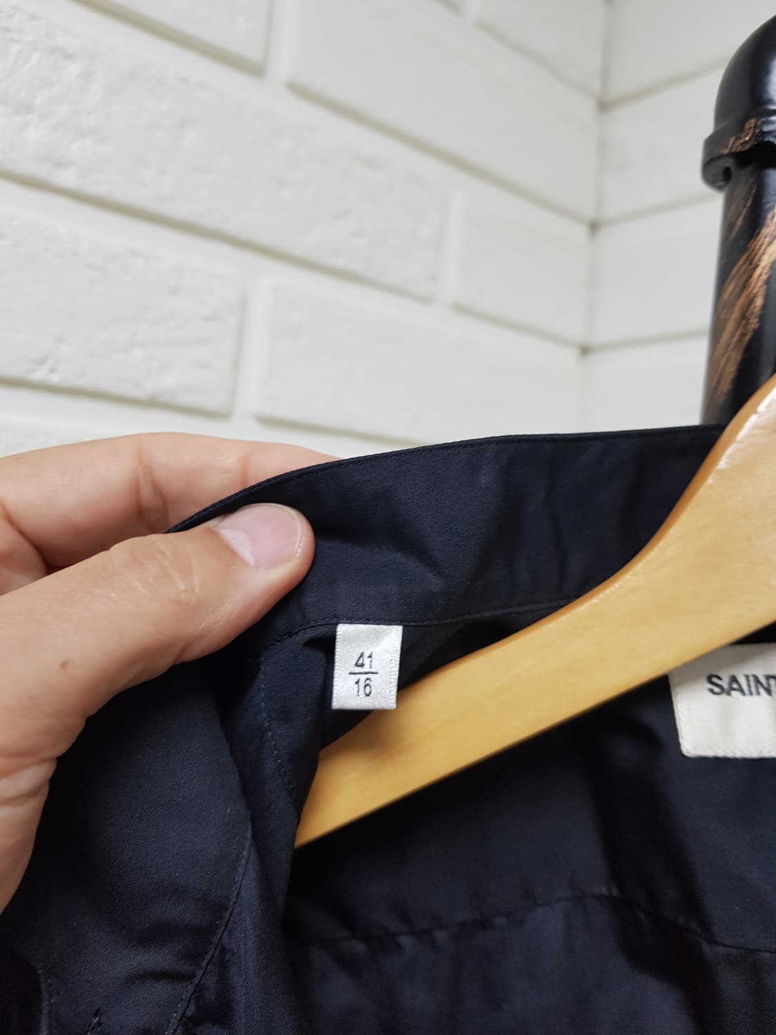 [13aw/41] 생로랑 블랙셔츠 히든버튼 상품이미지6