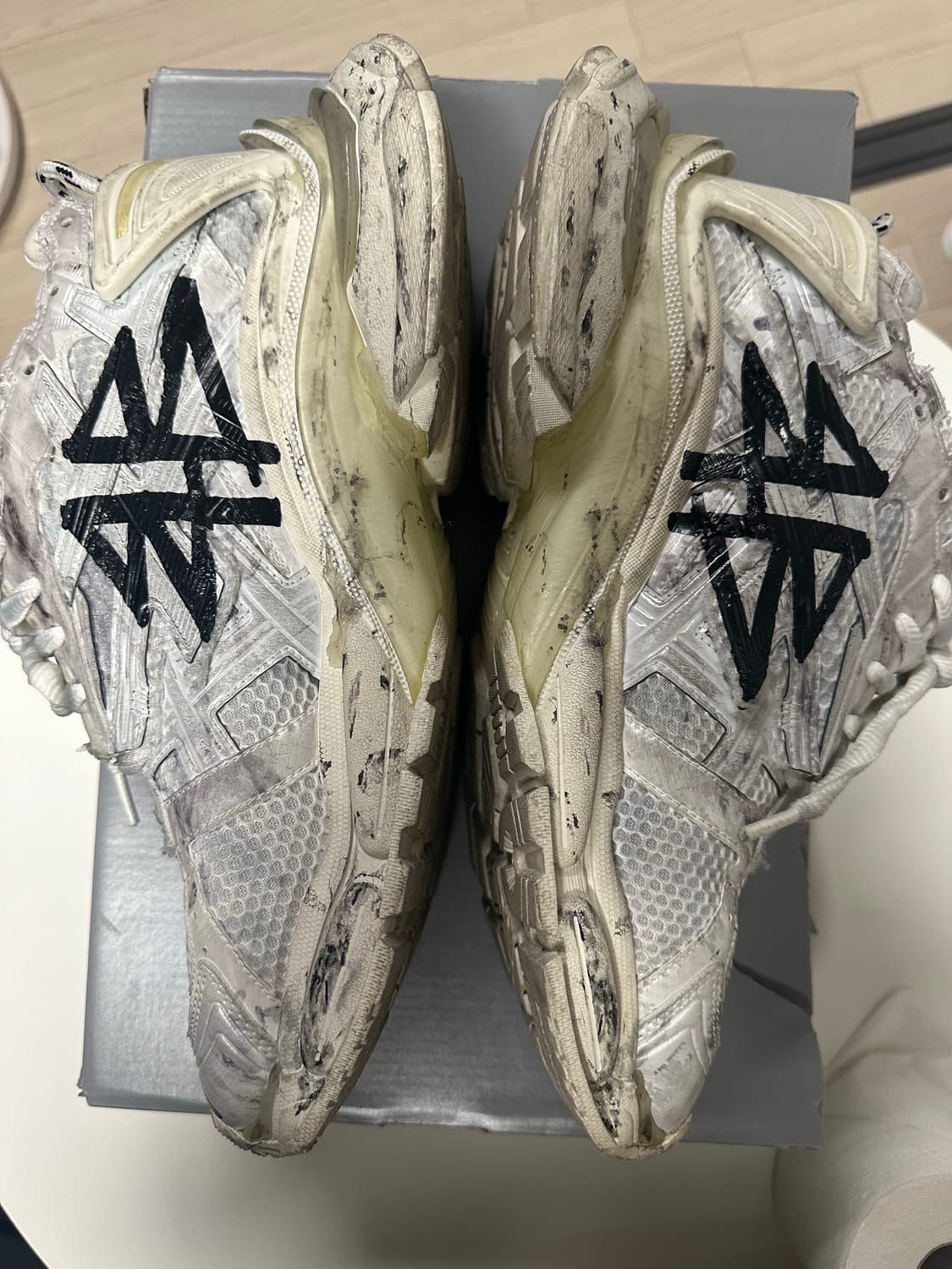 발렌시아가 그래피티 러너 45 상품이미지3