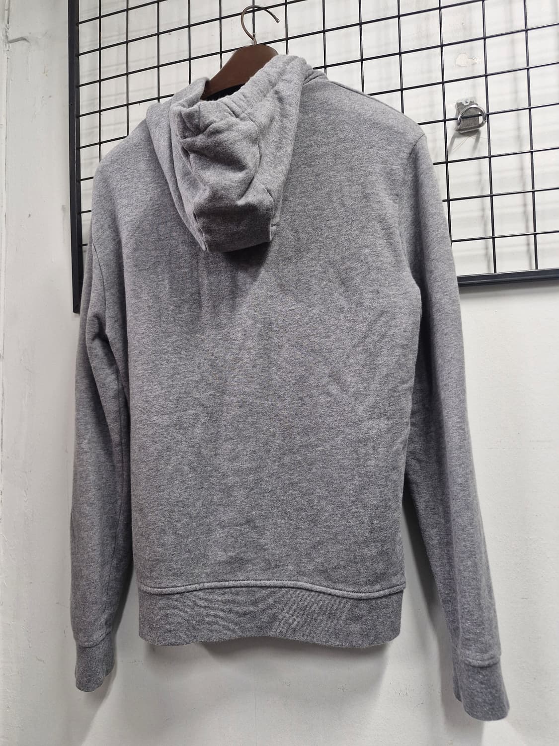 95M 알마니익스체인지 회색 후드티. 상품이미지8