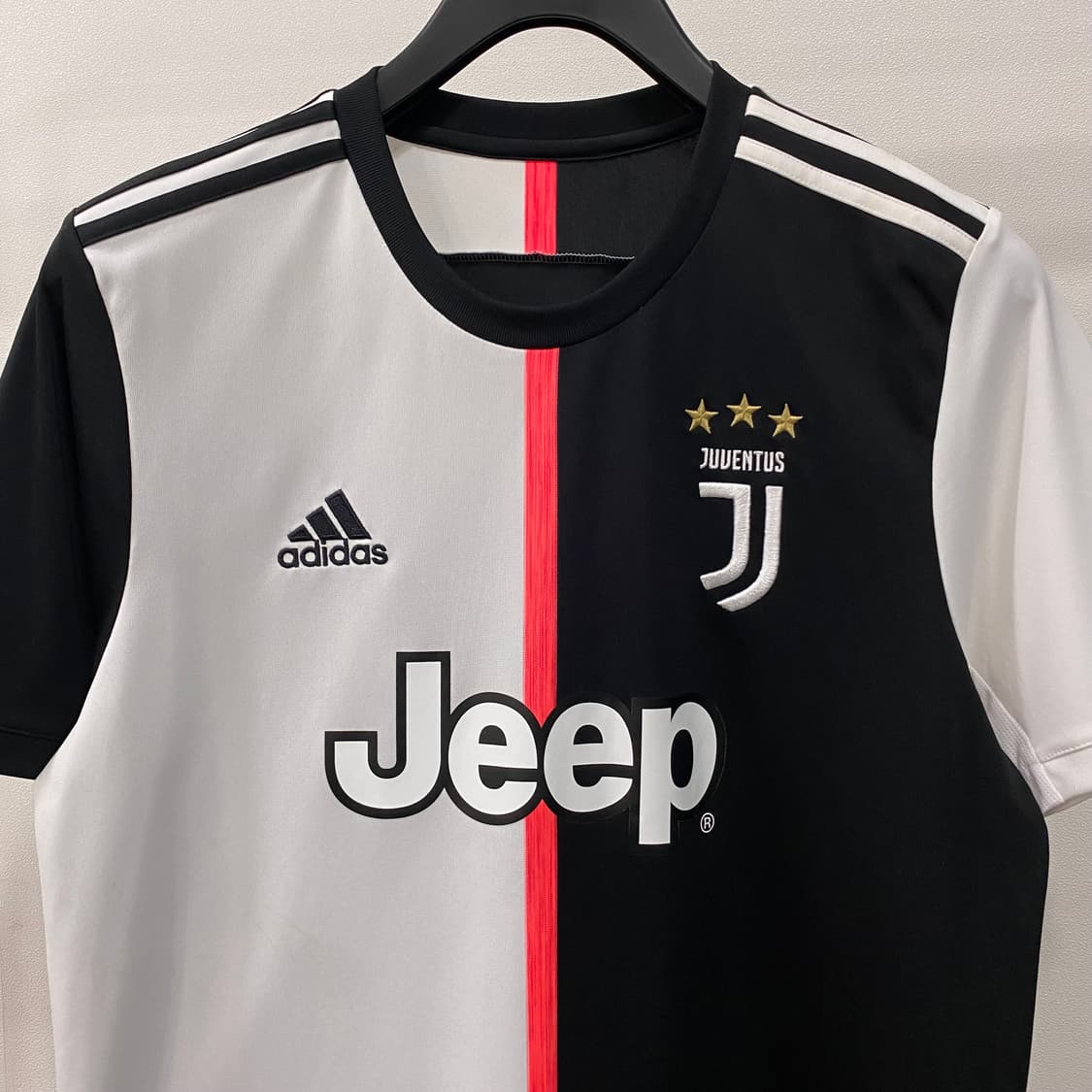 아디다스 19-20 유벤투스 홈 유니폼 상품이미지3