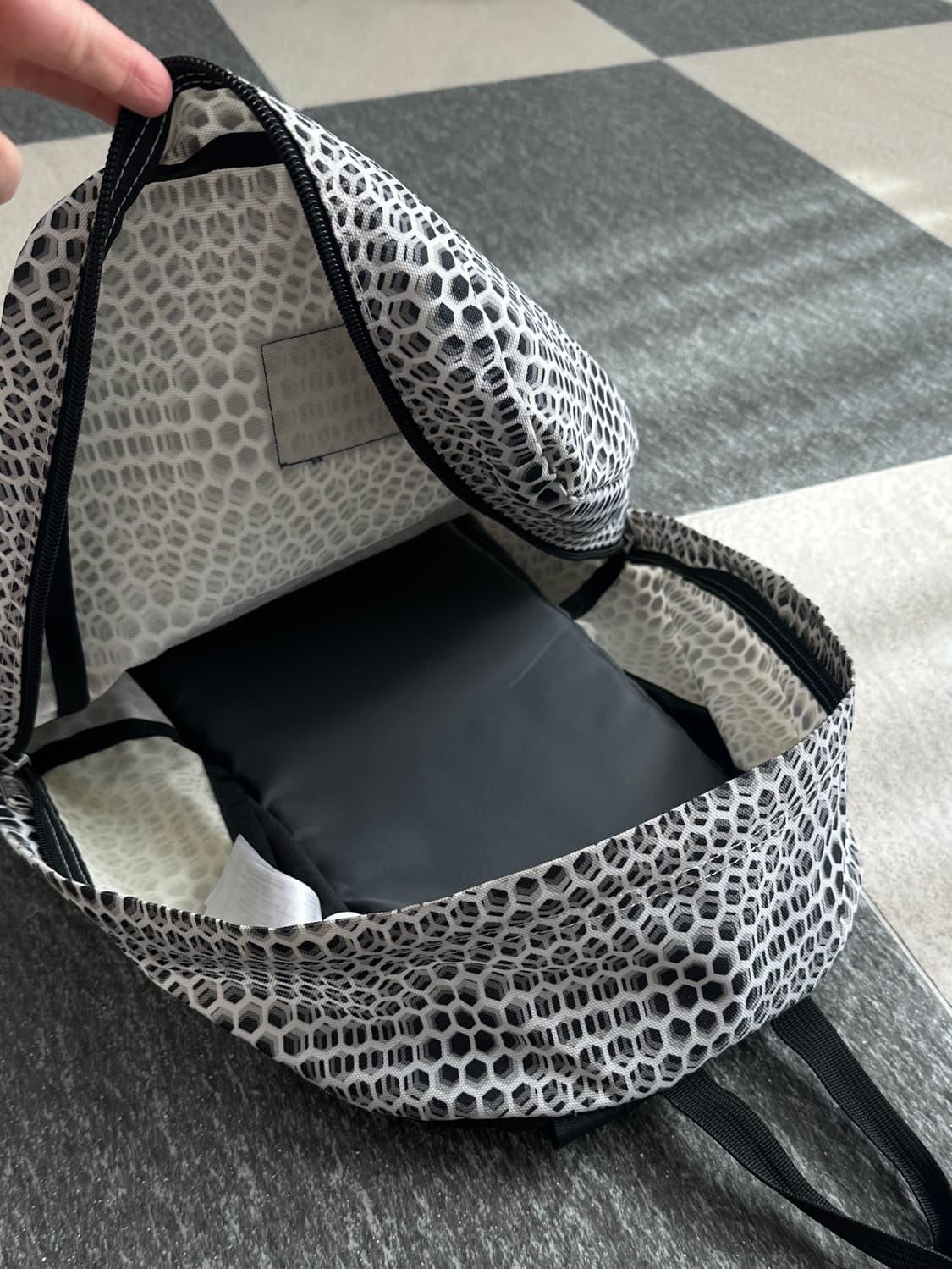 잔스포츠 슈퍼브레이크 헥사곤 백팩 상품이미지5