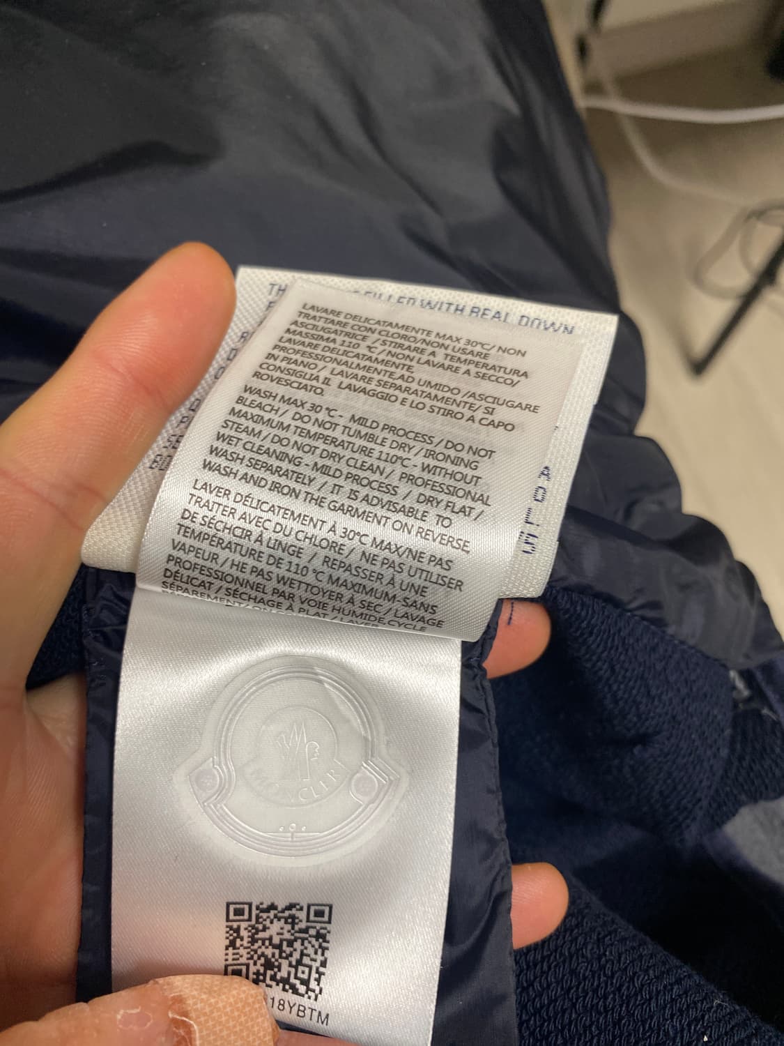 [XL] 몽클레어 삼선 트리콧 니트패딩 네이비 상품이미지3