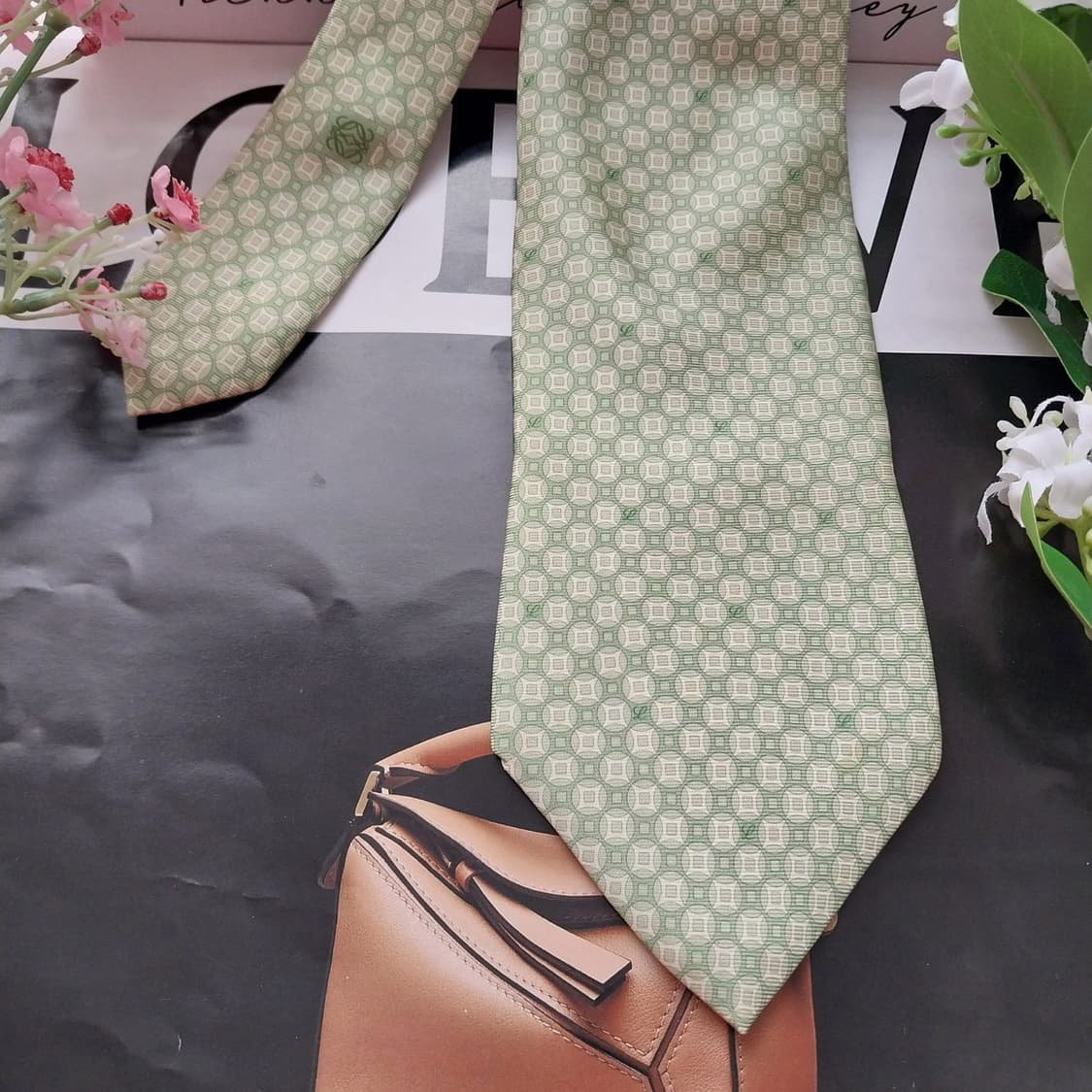 로에베 실크 라임 로고 패턴 넥타이 A+~A등급 8.9cm K1614
 상품이미지5