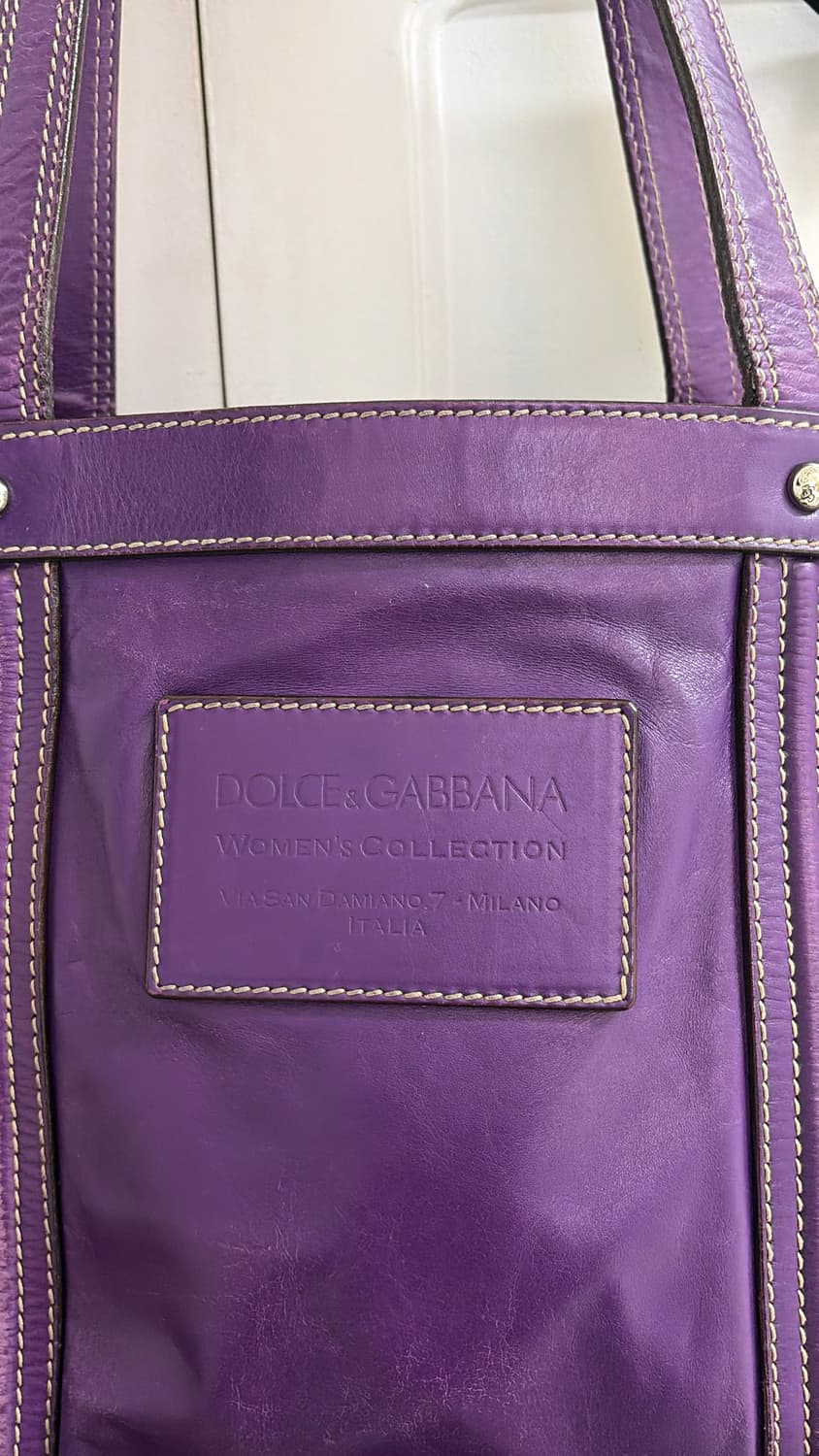 돌체앤가바나 보라색 가죽 토트백 정품 상품이미지2