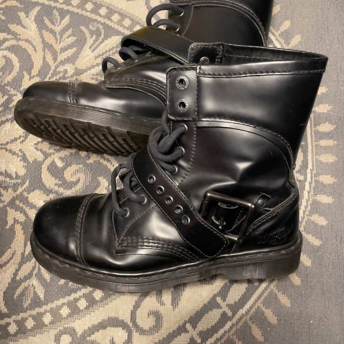 닥터마틴 트라이엄프 1460 블랙 부츠 상품이미지2