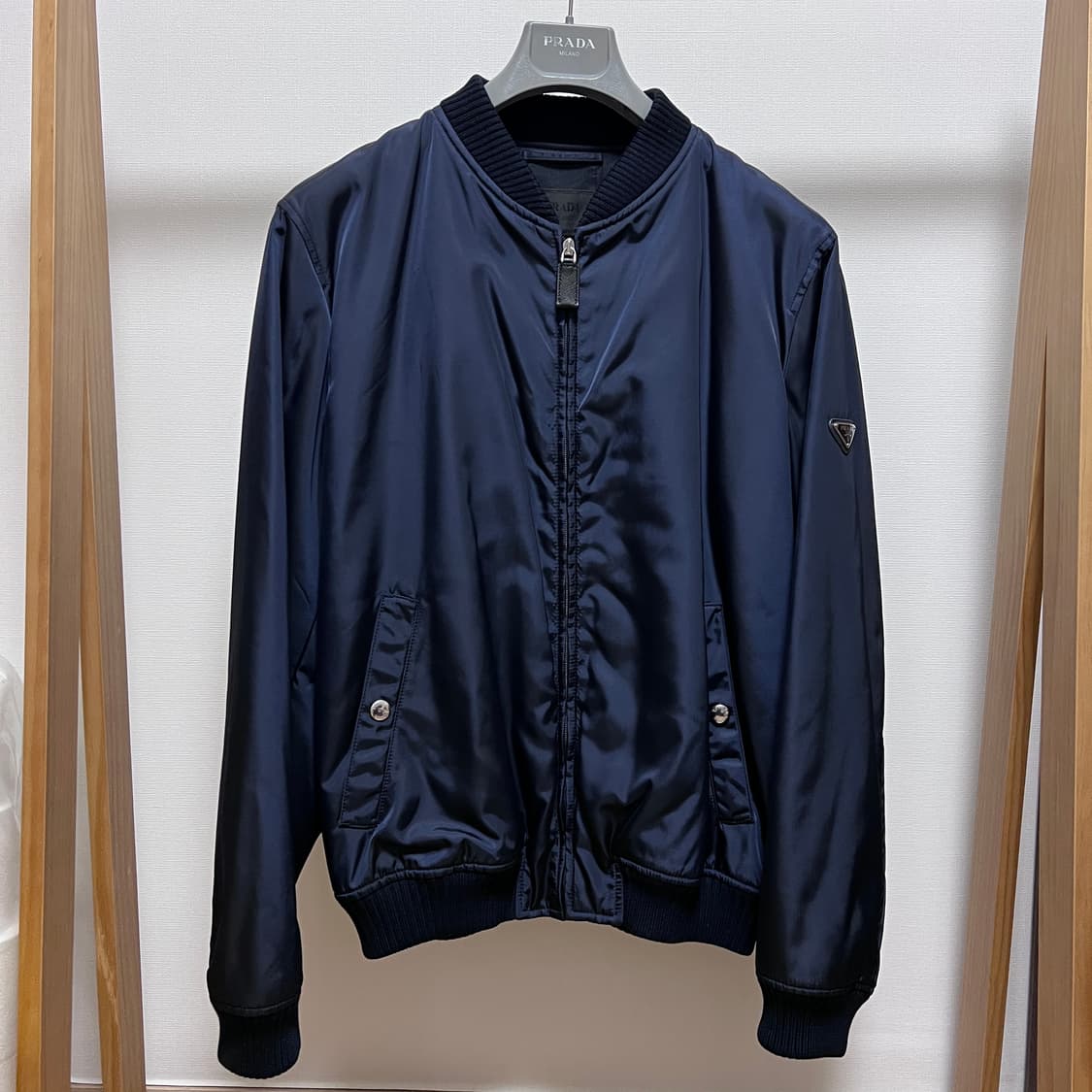 프라다 리나일론 봄버 상품이미지1