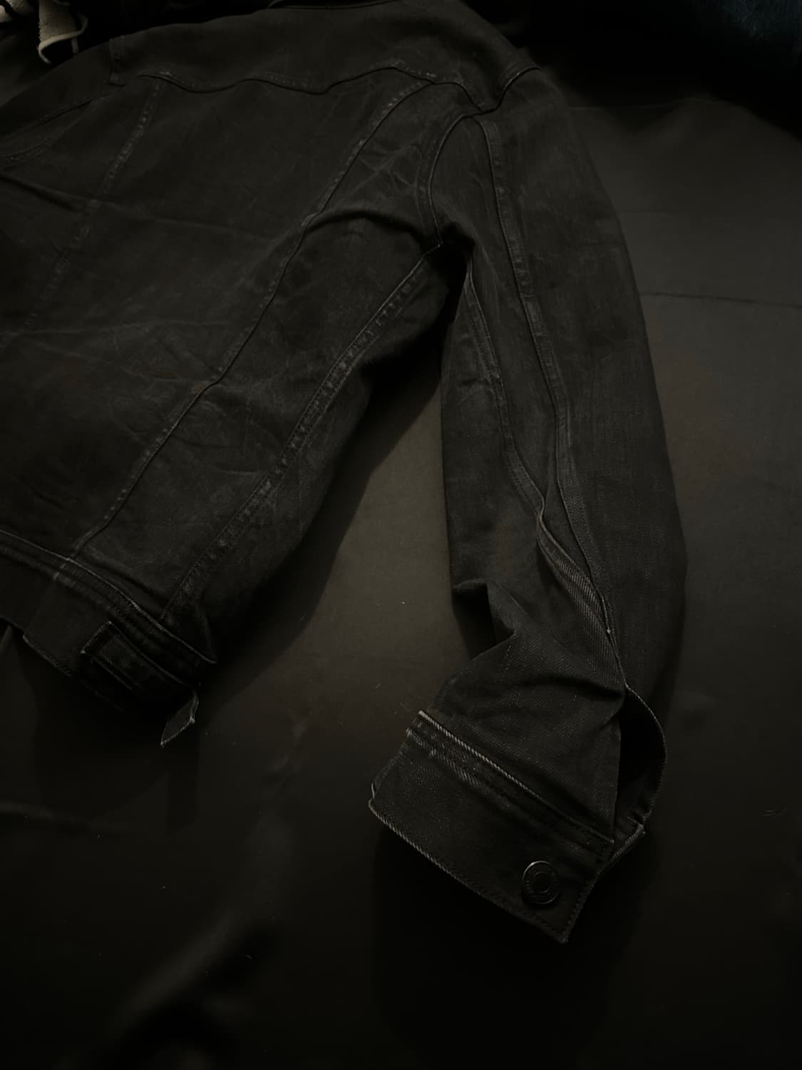 톰포드 데님 트러커 자켓 레더 택 상품이미지6