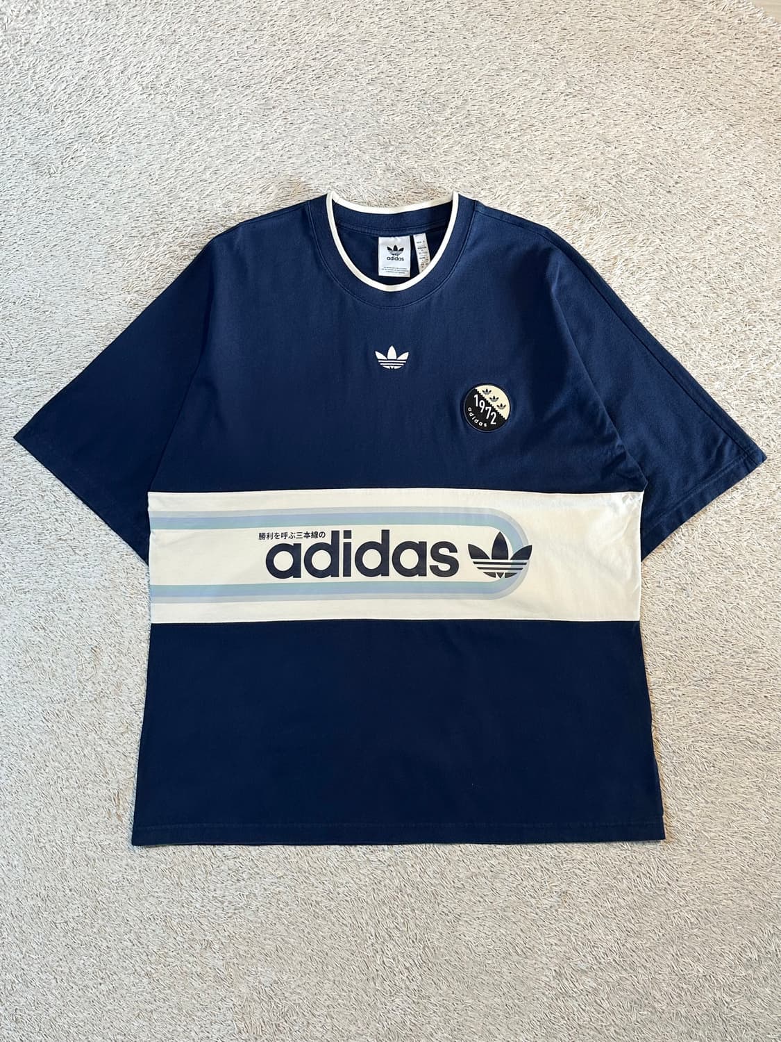 아디다스 ADIDAS 블로크팝 반팔 티셔츠 네이비 상품이미지1