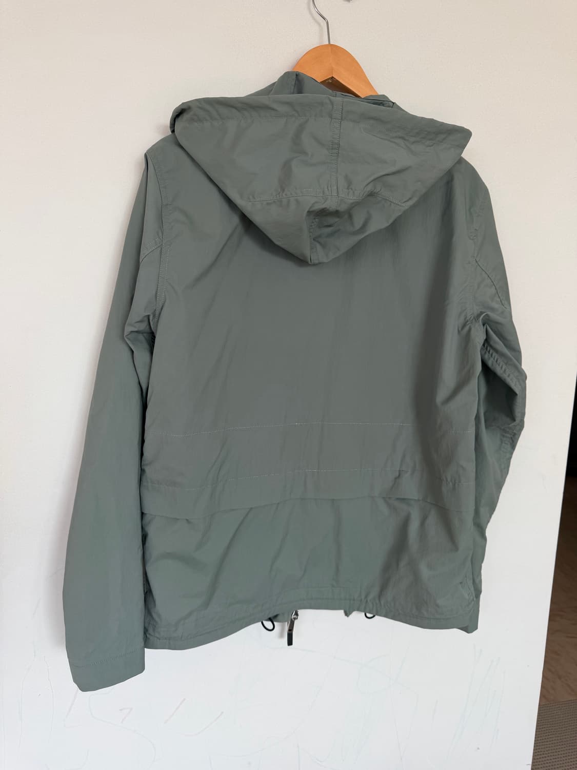 띠어리 경량 바람막이 상품이미지3