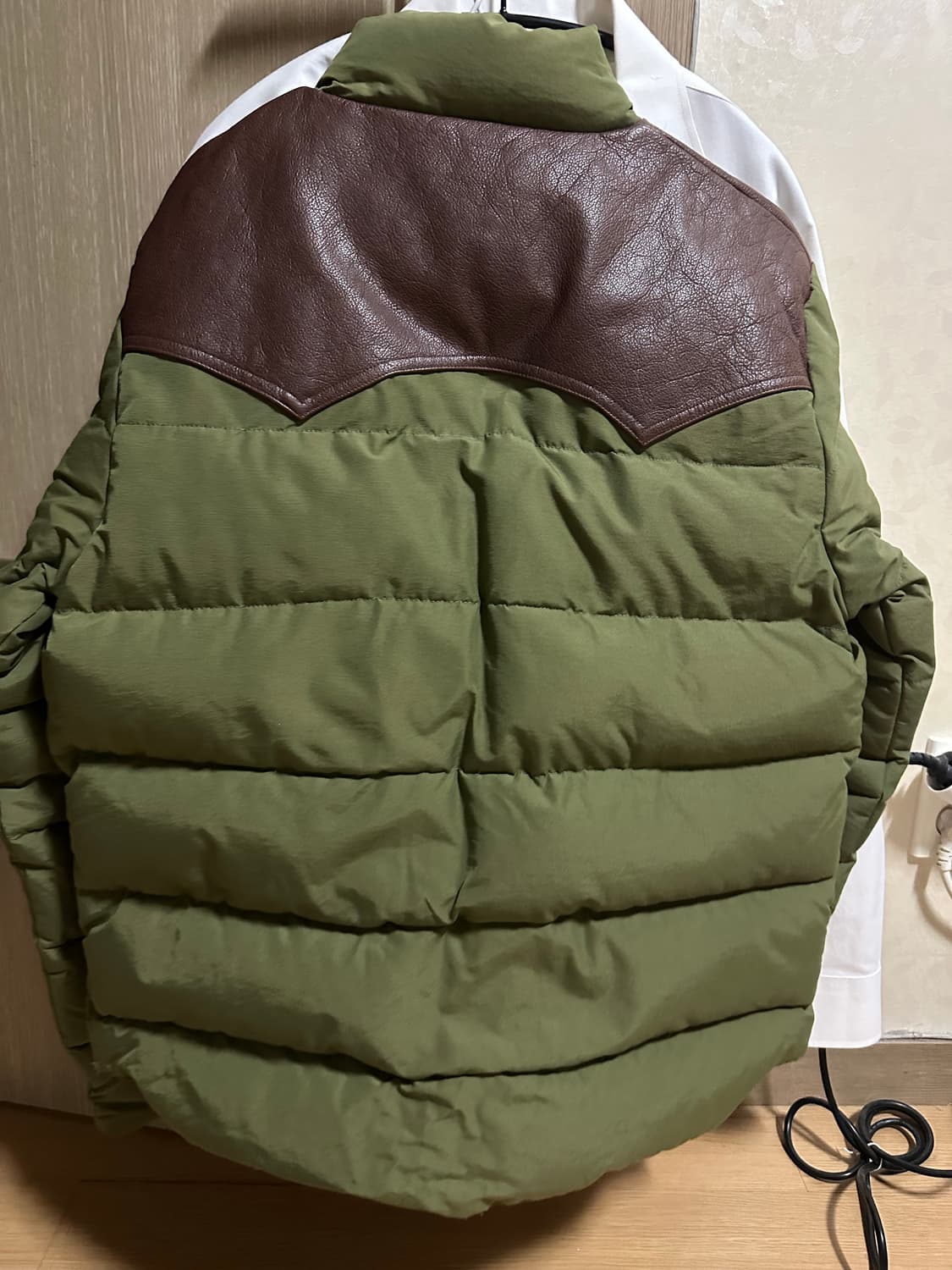 펜필드 올리브색 카키색 패딩 m 상품이미지2