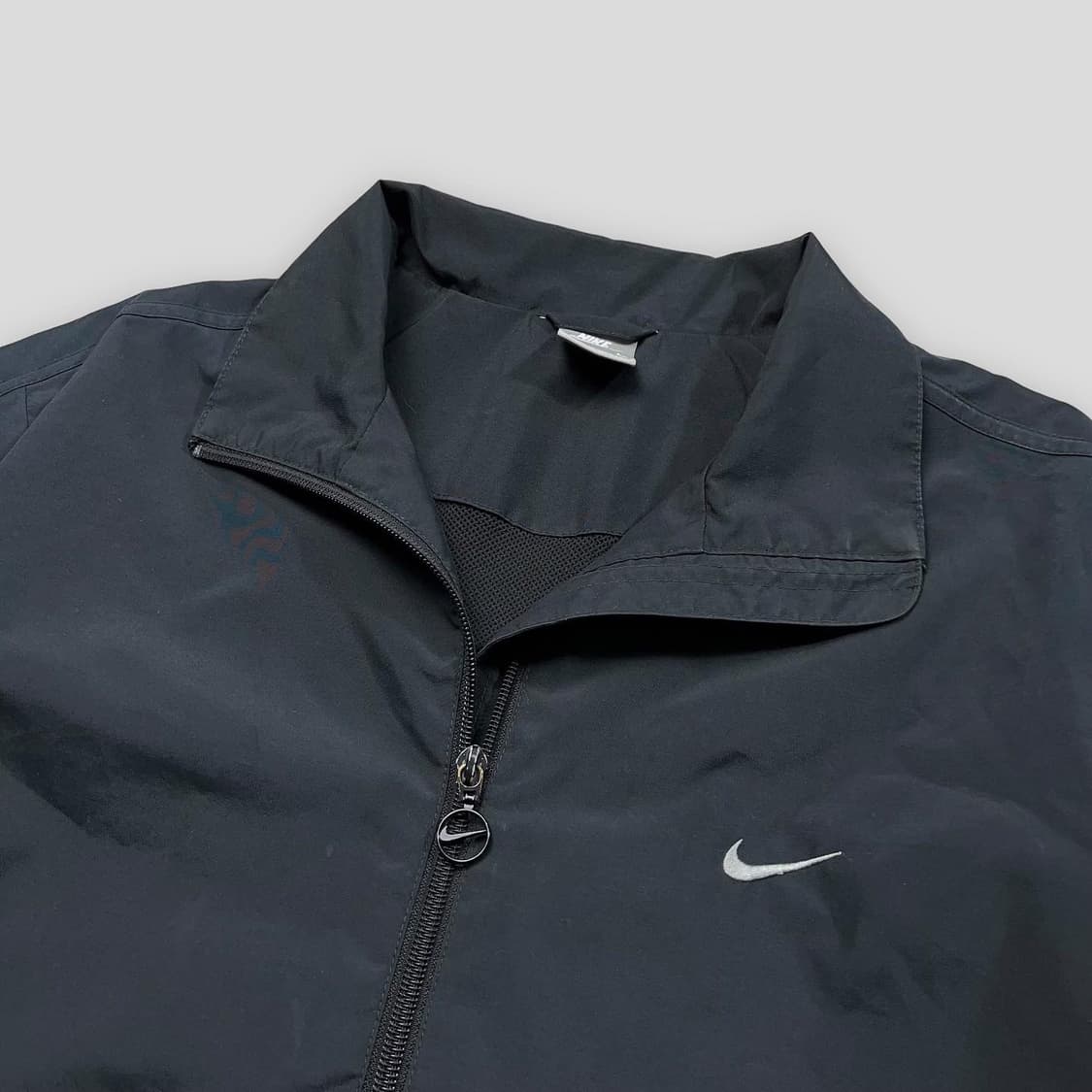 나이키 블랙 사이드라인 스우시 바람막이 상품이미지2