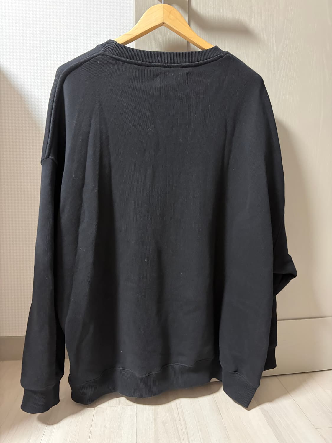 Represent 블랙 맨투맨 상품이미지2