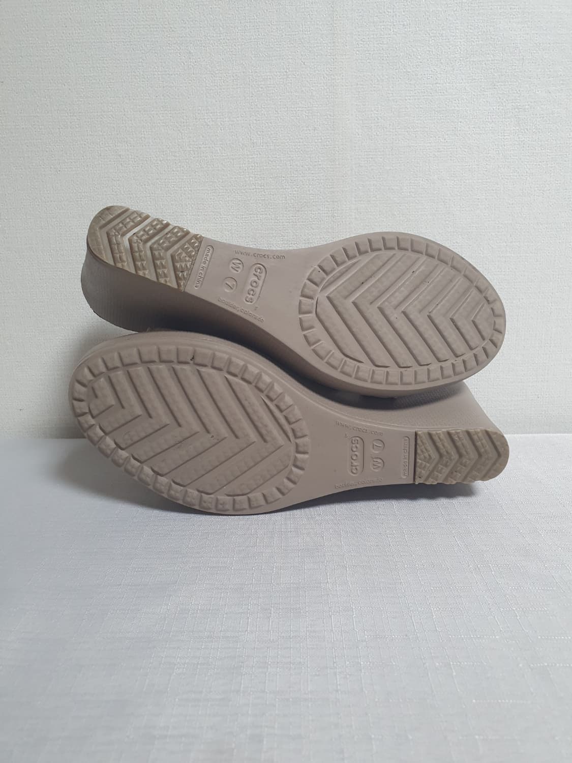 240mm 크록스 레이 웨지 샌들 베이지 W7 상품이미지8