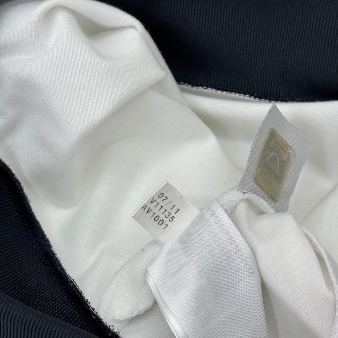 08-10 아디다스 리버풀 트랙 자켓 상품이미지10