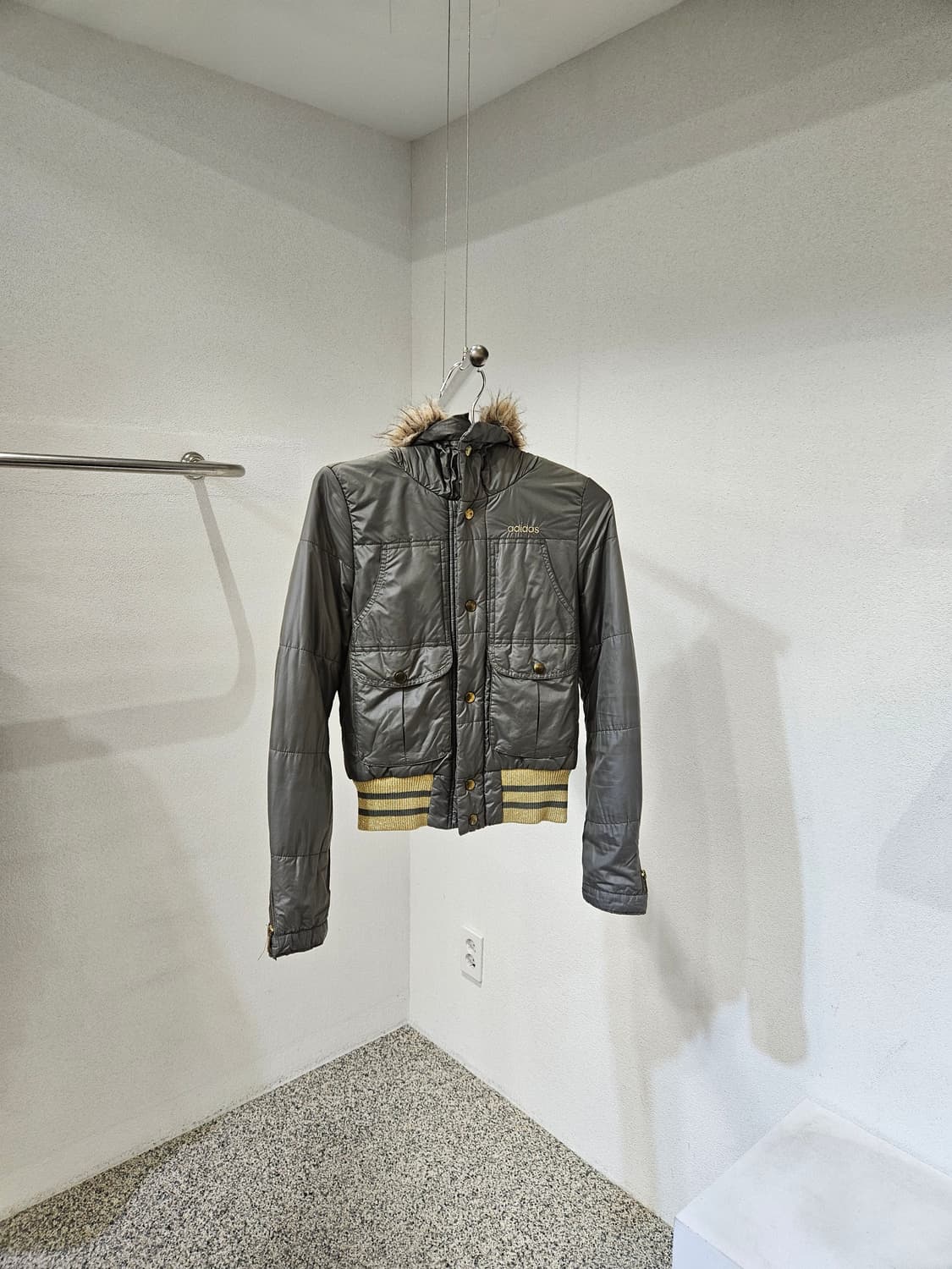 아디다스 후드 패딩 점퍼 상품이미지1