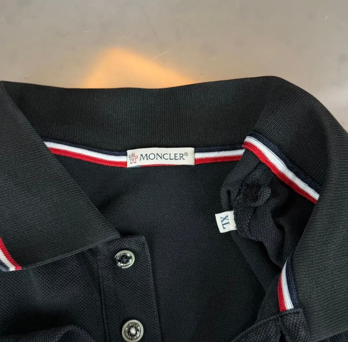 몽클레어 와펜 패치 카라티셔츠 상품이미지4