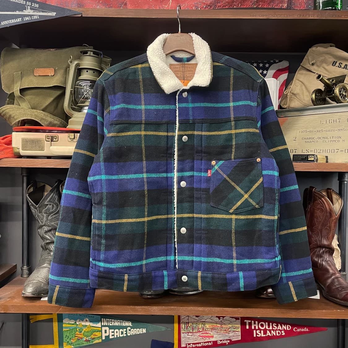 리바이스 릴렉스드 타입1 체크 쉐르파 자켓 상품이미지1