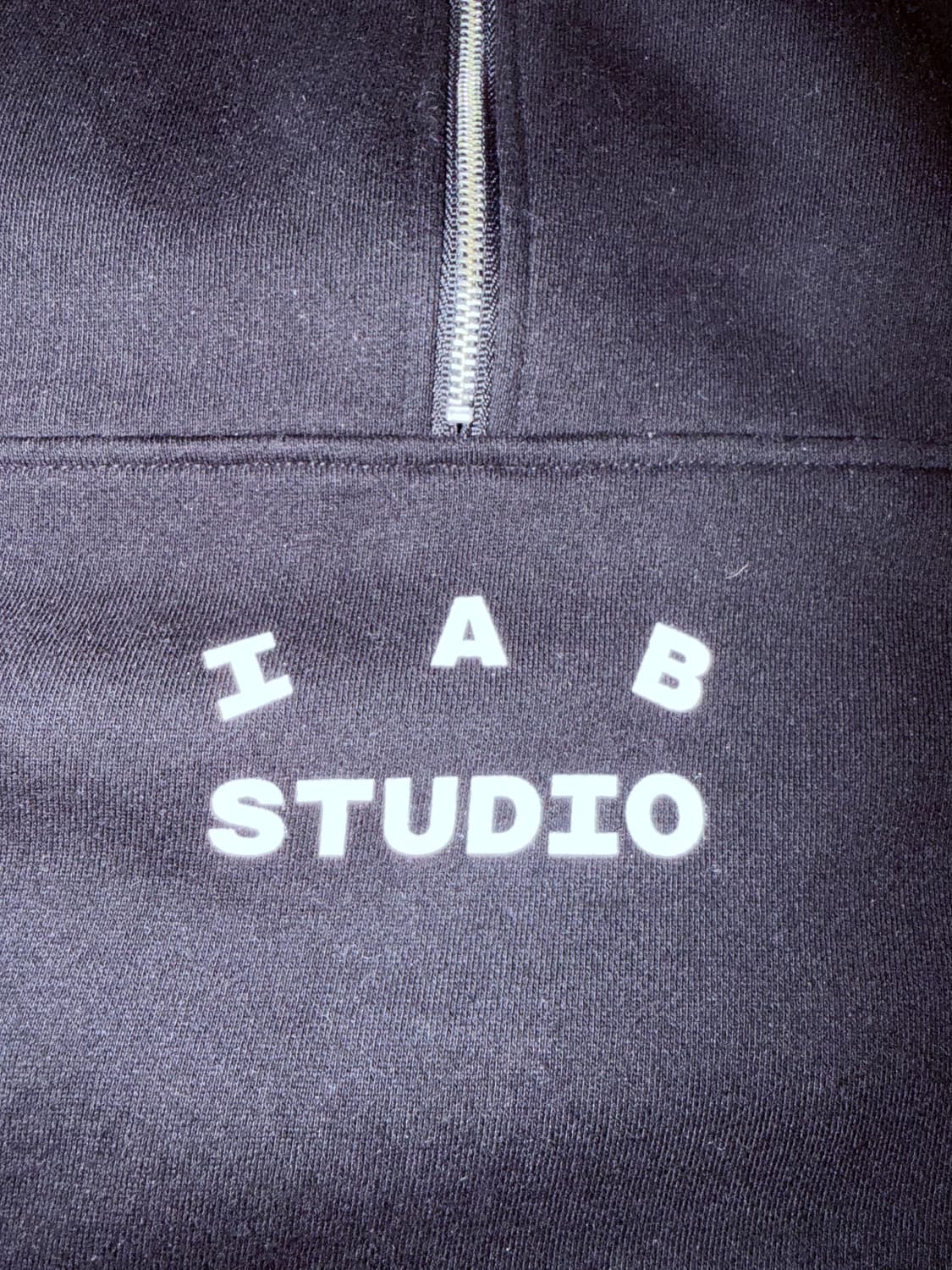 아이앱 스튜디오 하프집업 상품이미지3