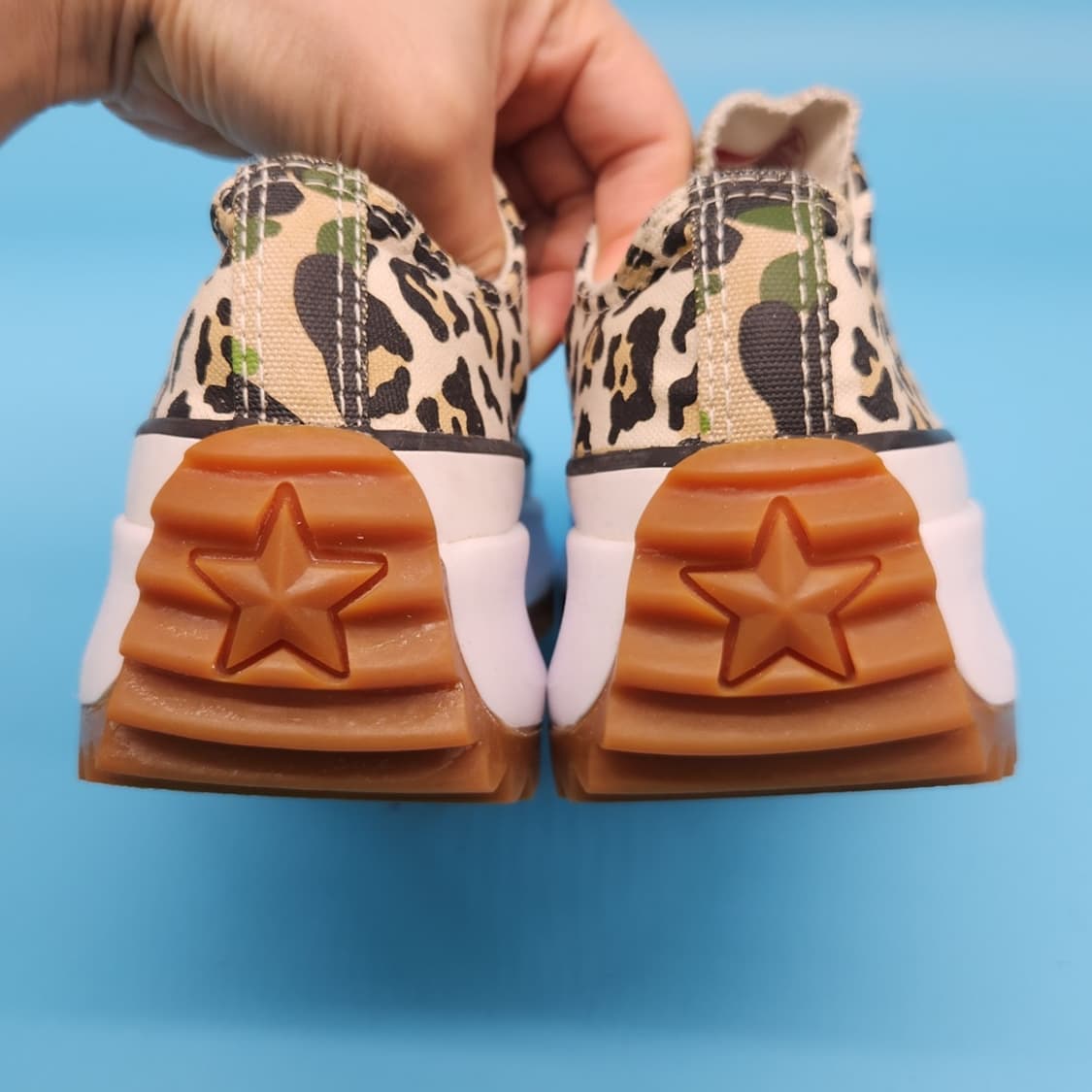 oo 컨버스 런스타 하이크 호피 여성스니커즈 235 상품이미지4