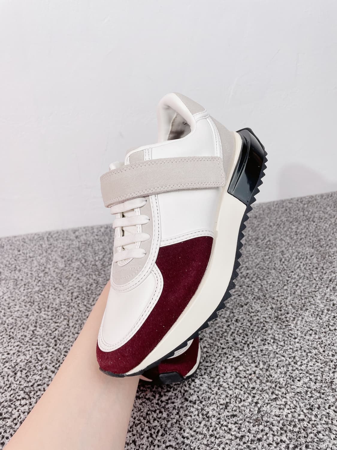 (정품/새상품) DKNY 여성 스웨이드 레더 벨크로 스니커즈 상품이미지5