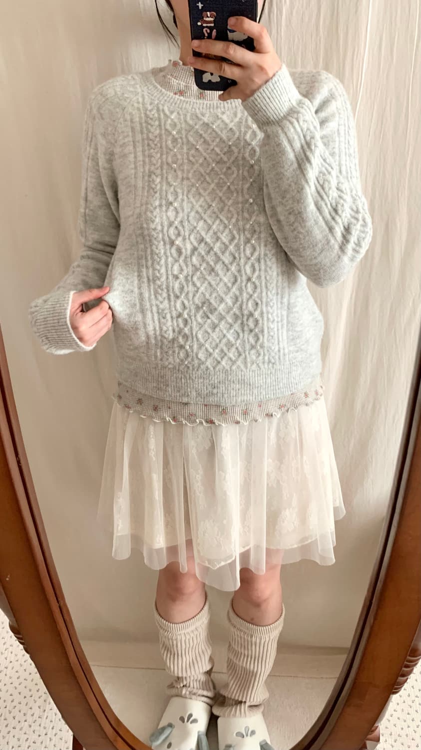 natural beauty basic 연그레이 진주 케이블 니트 상품이미지4