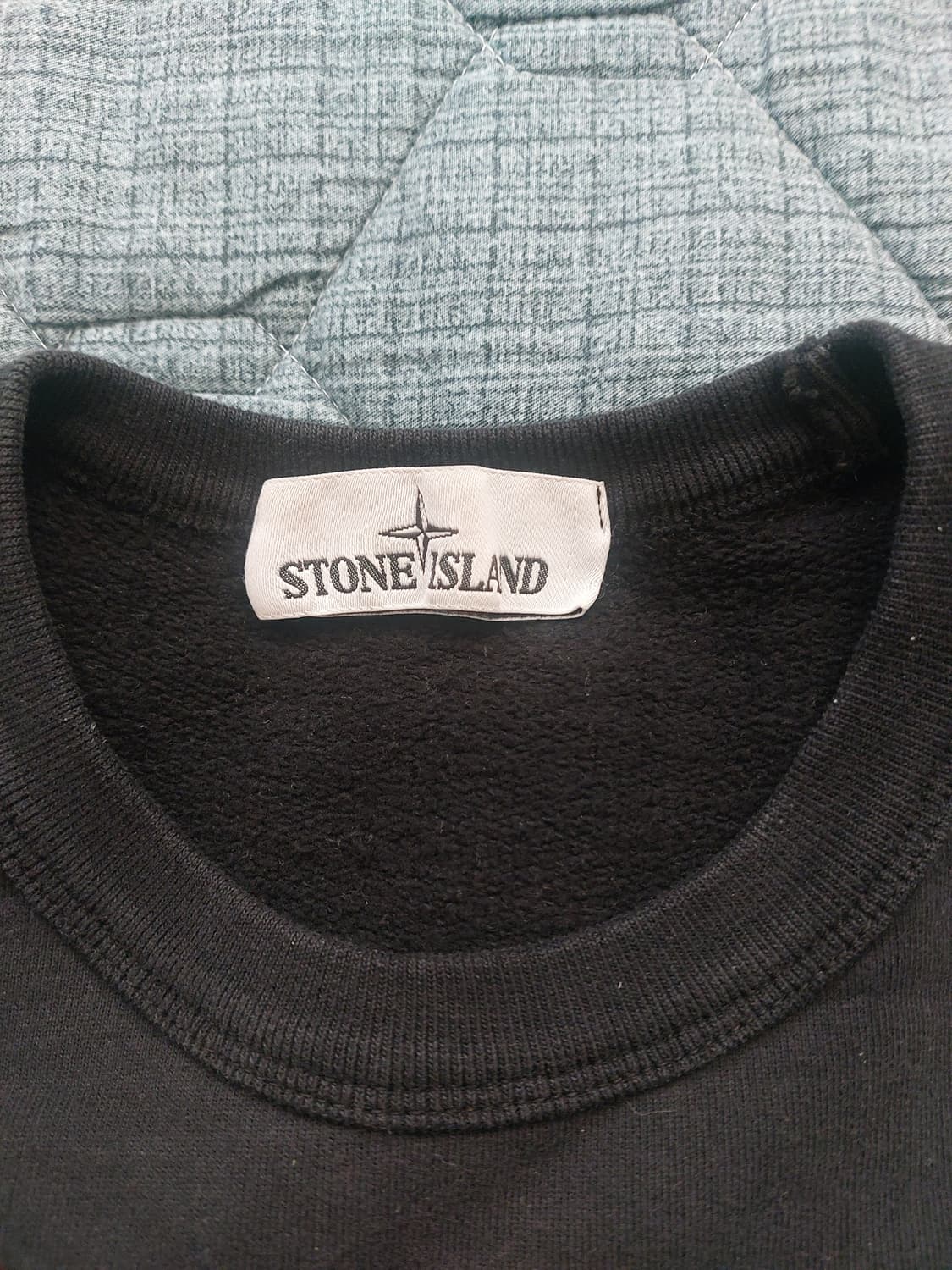 (택포)스톤아일랜드 기모 블랙 맨투맨 95사이즈 상품이미지3