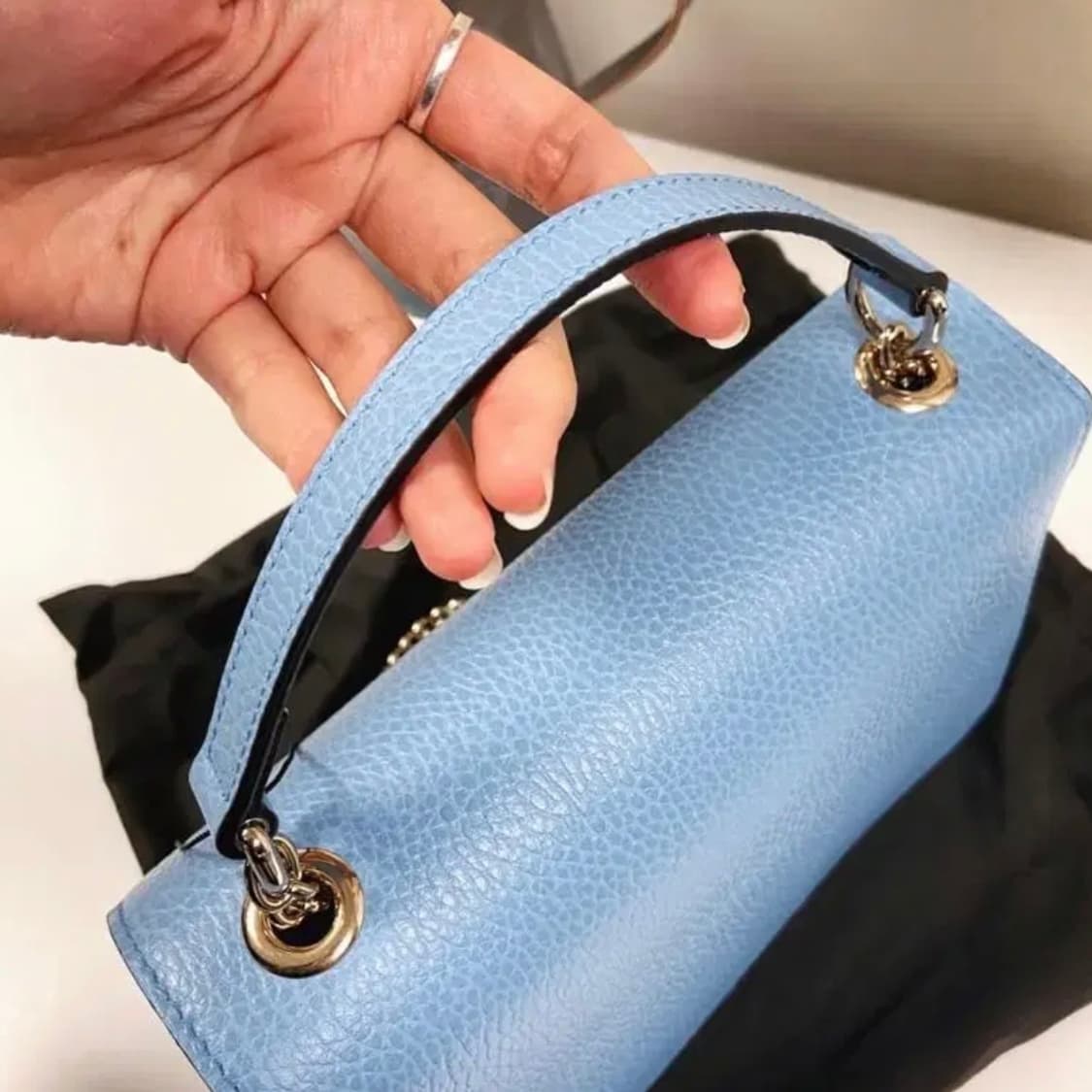 구찌 인터로킹 숄더백 (Sky Blue) 상품이미지7