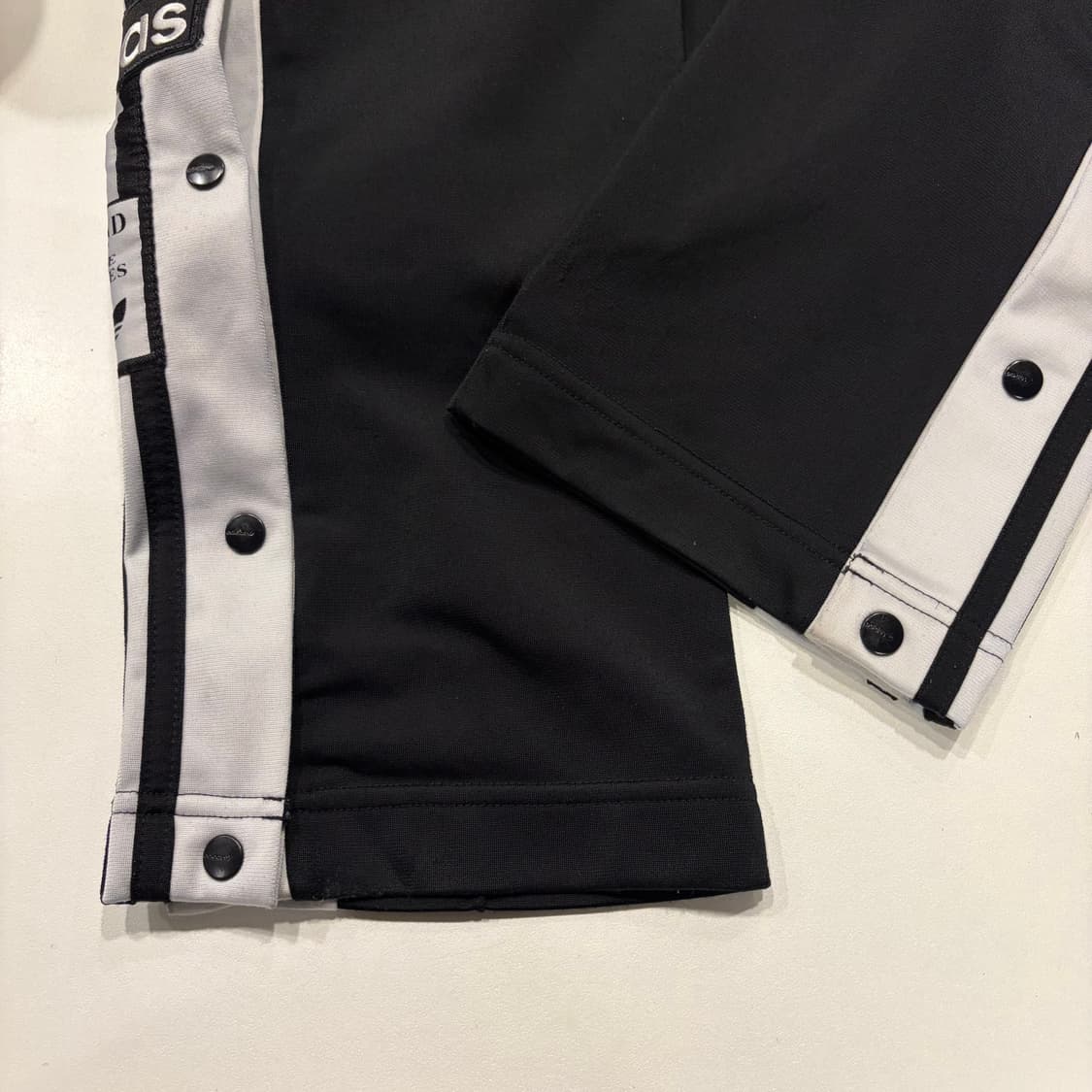 [S] 아디다스 아디브레이크 삼선 트레이닝 바지 블랙 C688 상품이미지9