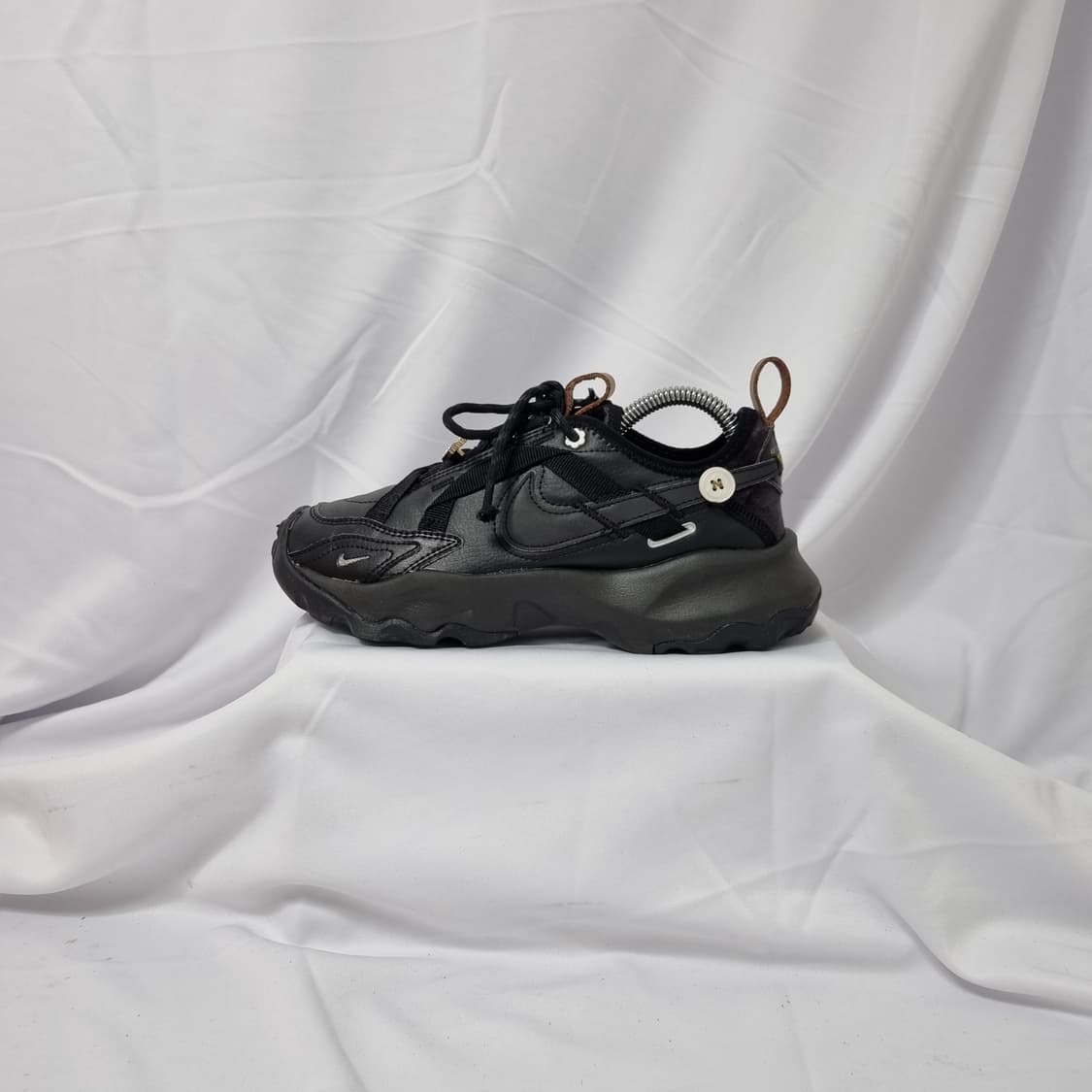 225 나이키 TC 7900 블링 블랙 스니커즈 상품이미지1