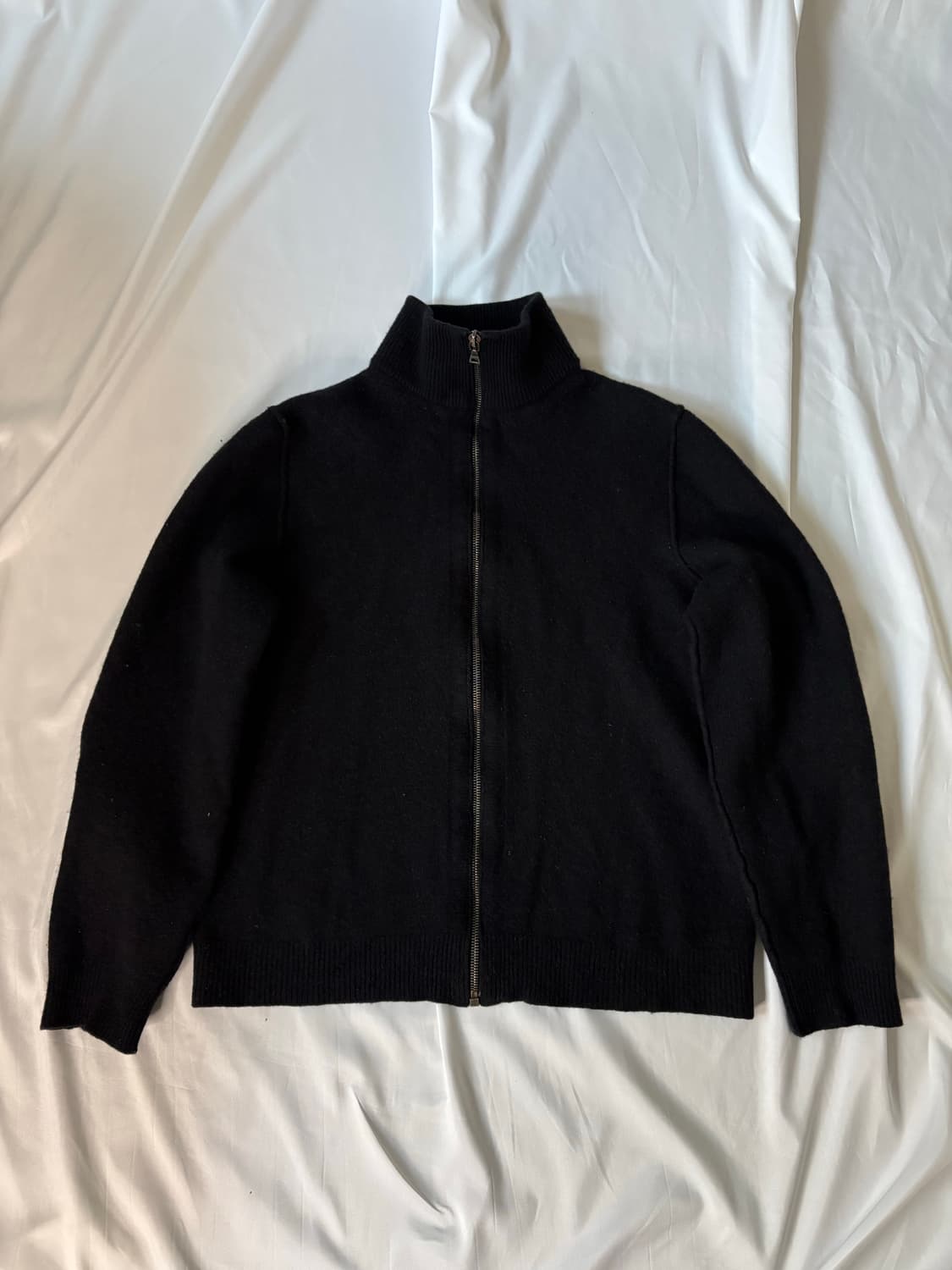 프라다 니트 집업 상품이미지1