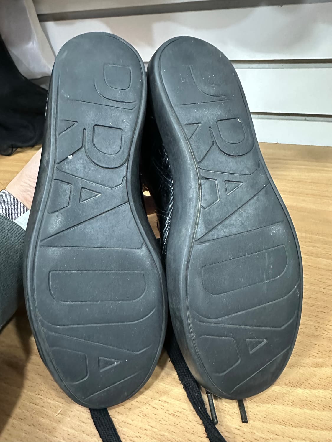 프라다 스니커즈 35 사이즈 (220) 상품이미지4