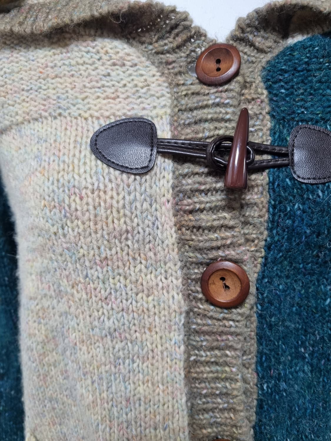 모리걸 하구미 배색 니트 토글 니트 가디건  상품이미지3