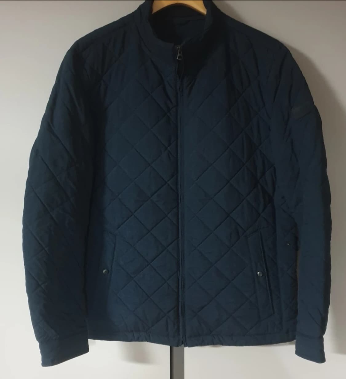 올젠 남자 경량패딩 입니다. 싸이즈는 105 상품이미지1