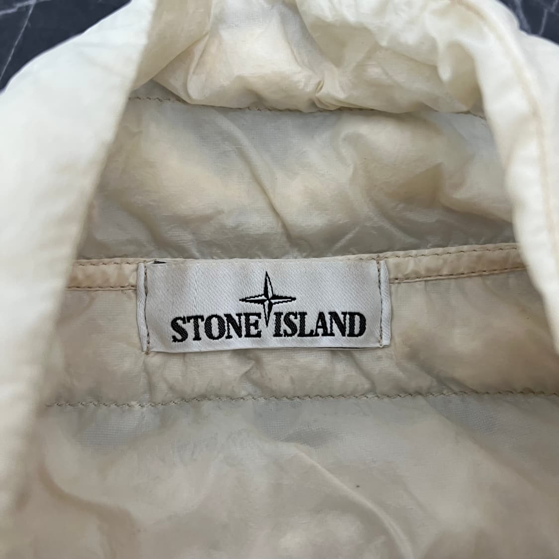 스톤아일랜드 와펜 나일론 경량 베스트 상품이미지5