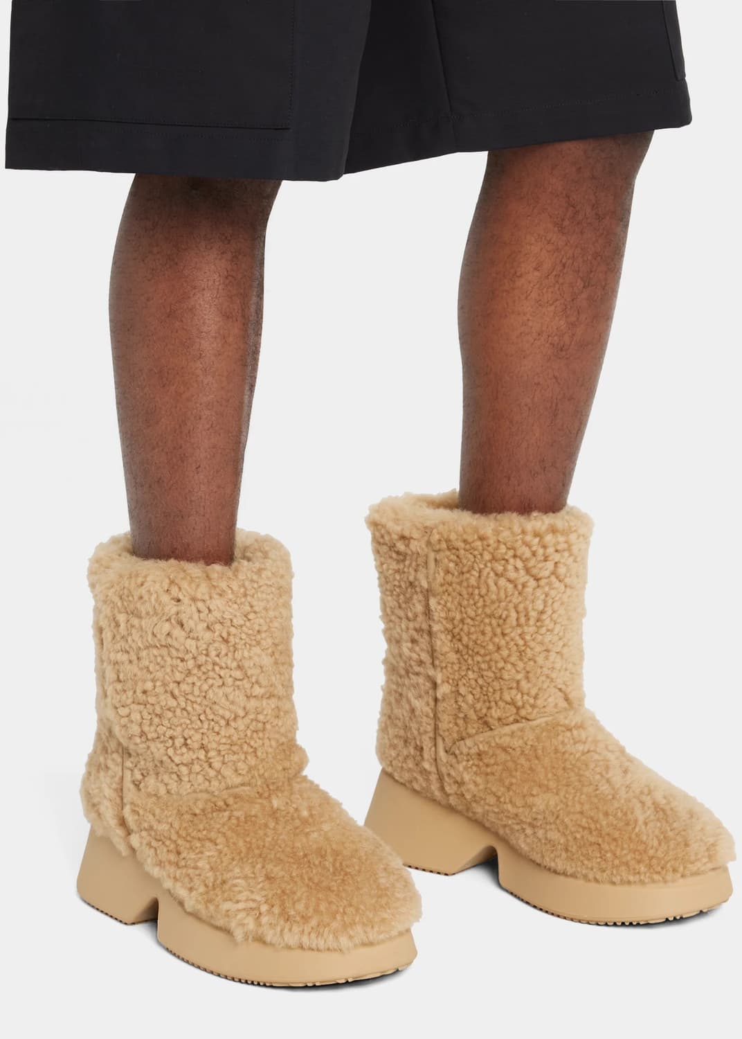 [구매] 로에베 시어링 부츠  상품이미지1