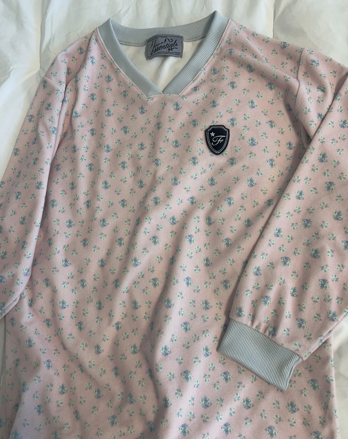 샵페어리 브이넥 플라워 테리 셔츠 v neck flower terry 상품이미지4