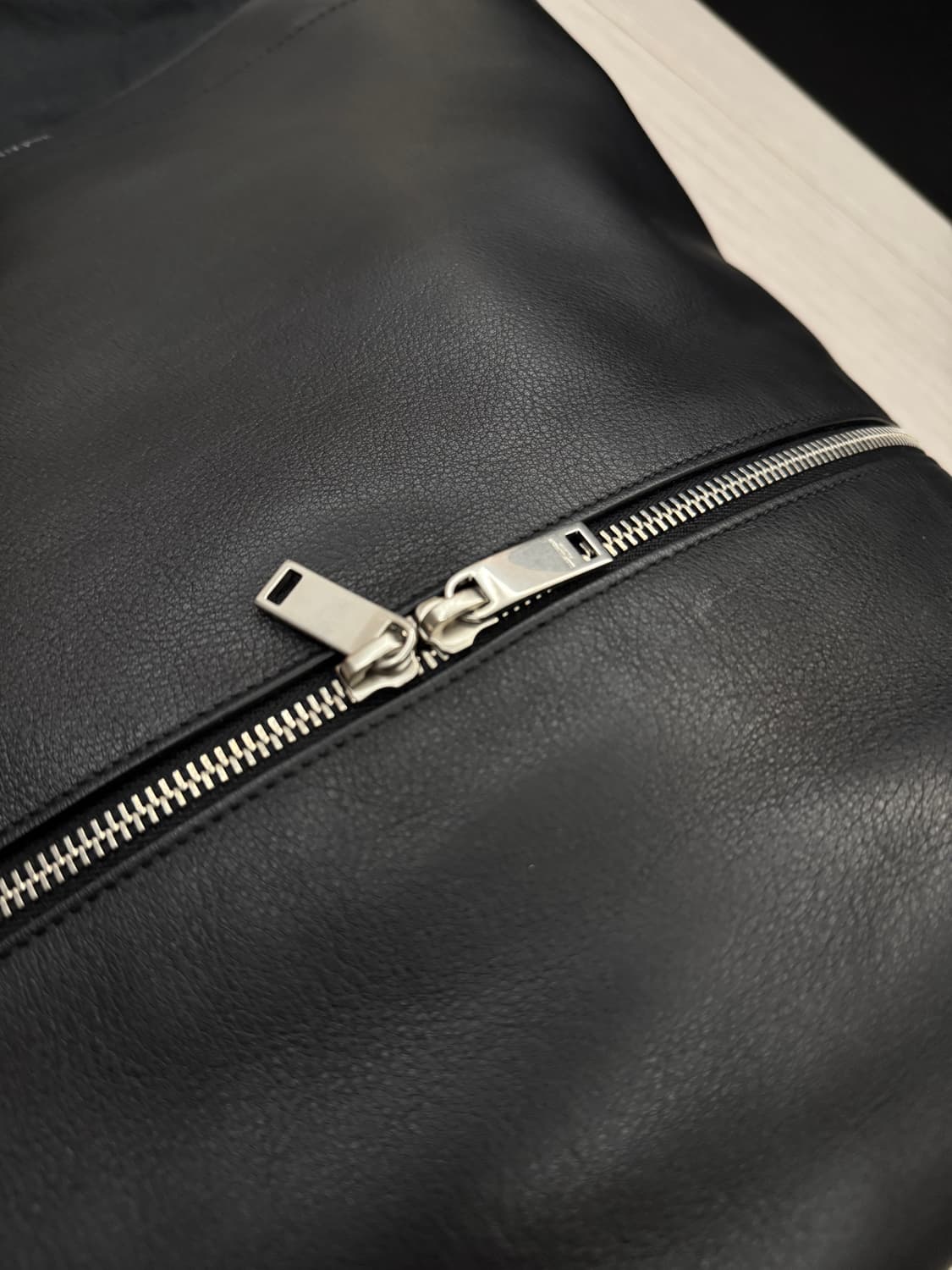 생로랑 레더 호보 토트 백 새상품 상품이미지10