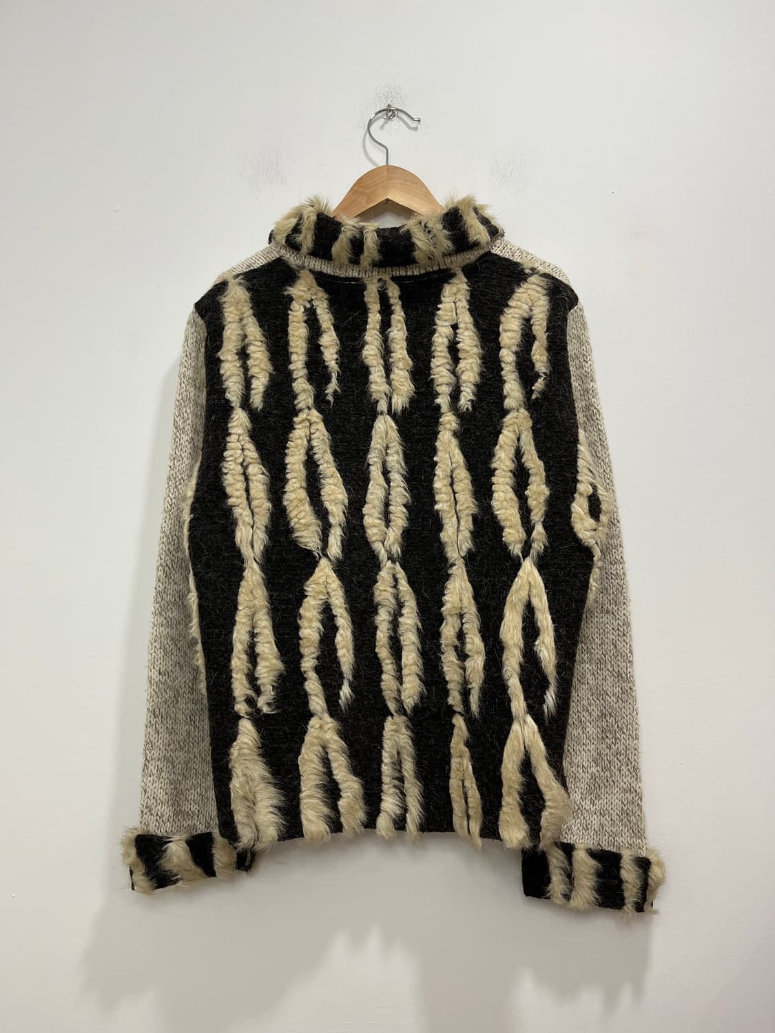 TR3NTO 퍼 디테일 니트 집업 상품이미지7