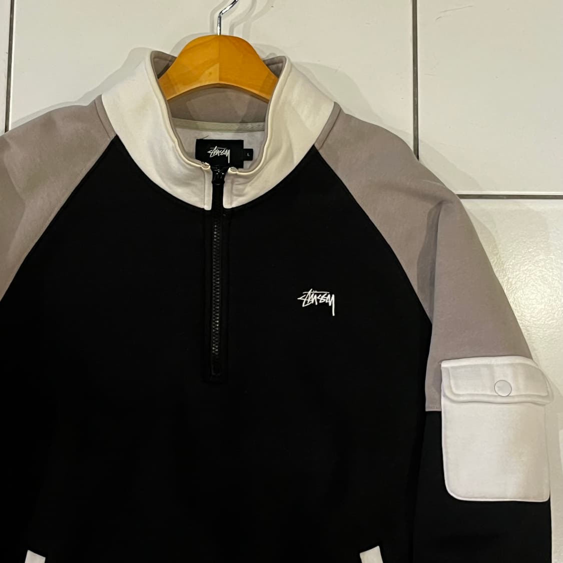 스투시 스몰 스탁로고 트랙 반집업 맨투맨 상품이미지2