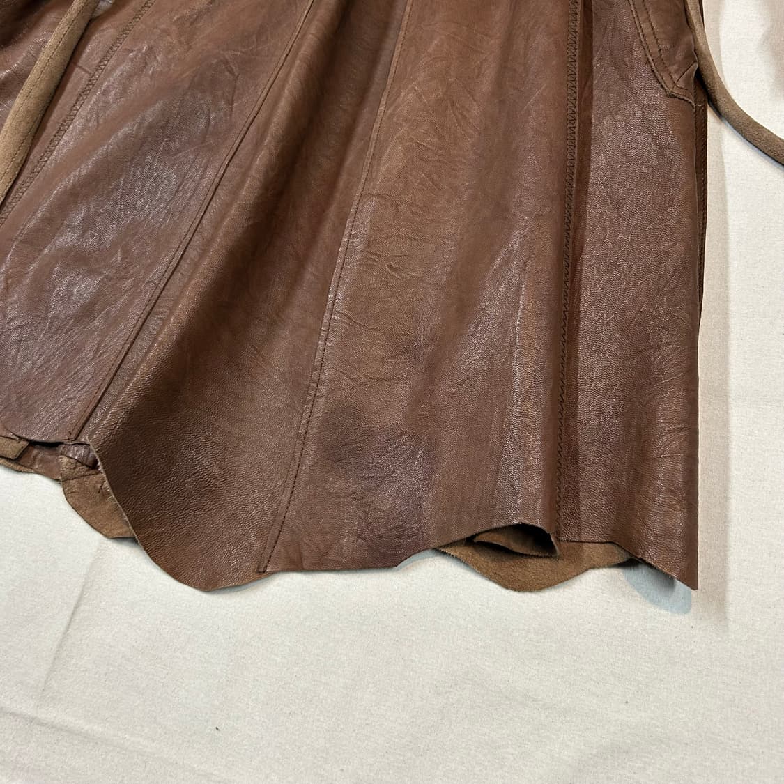 S) 탱커스 TANKUS 고트 스킨 염소가죽 벨티드 롱 코트 상품이미지6