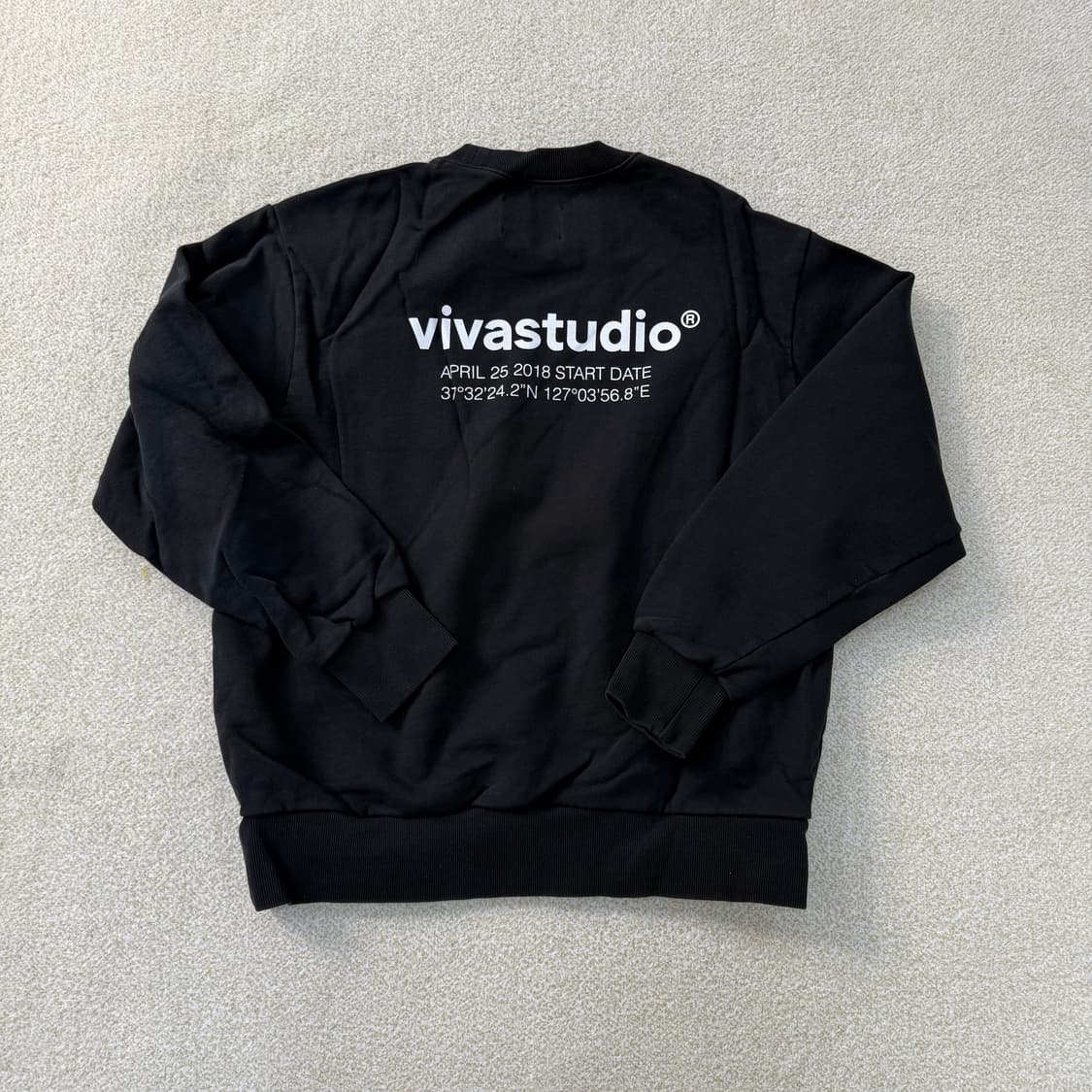 L 비바스튜디오 블랙 맨투맨 0123T1 상품이미지2