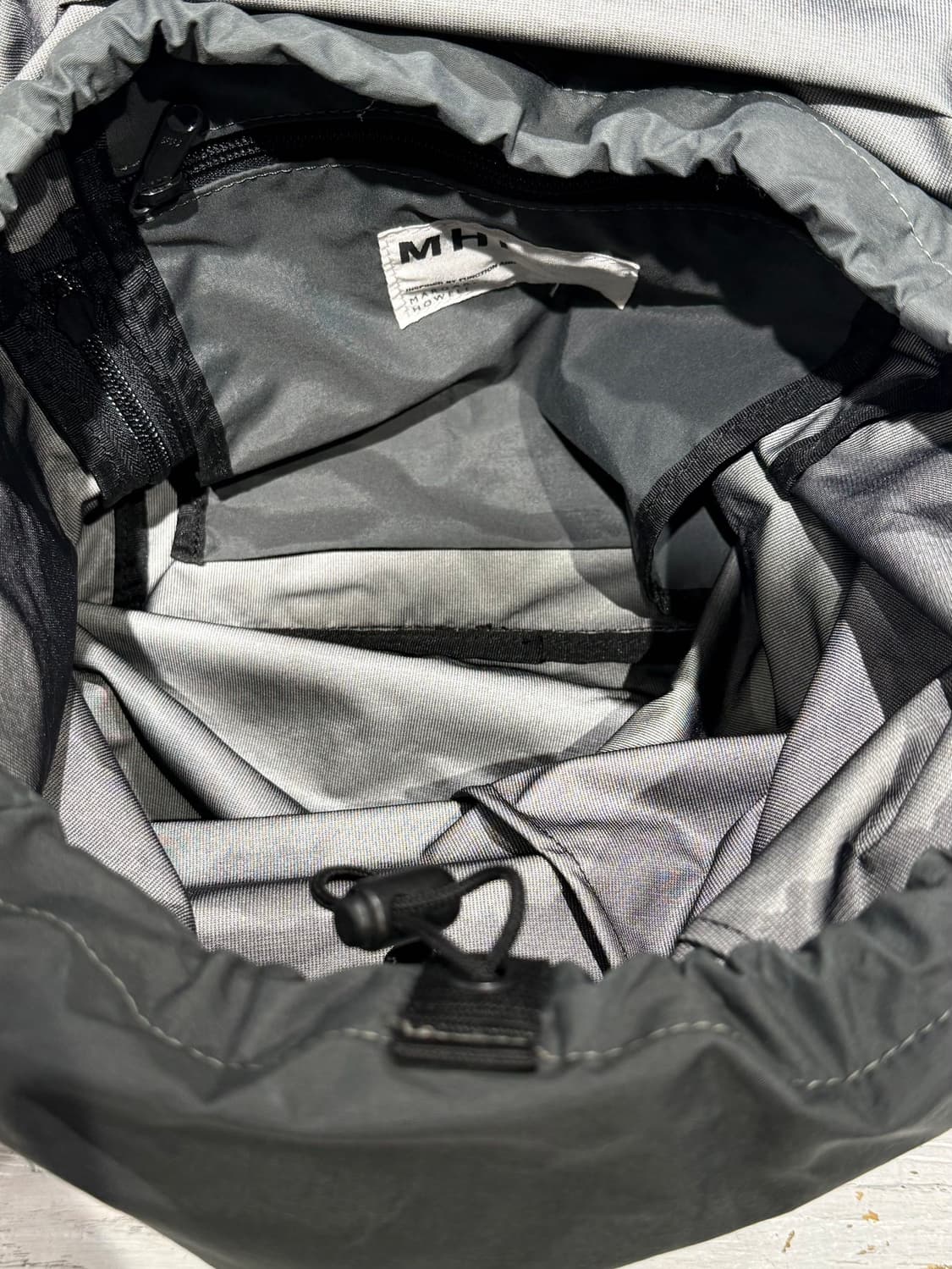 mhl 그레이 나일론 버클 백팩 상품이미지7