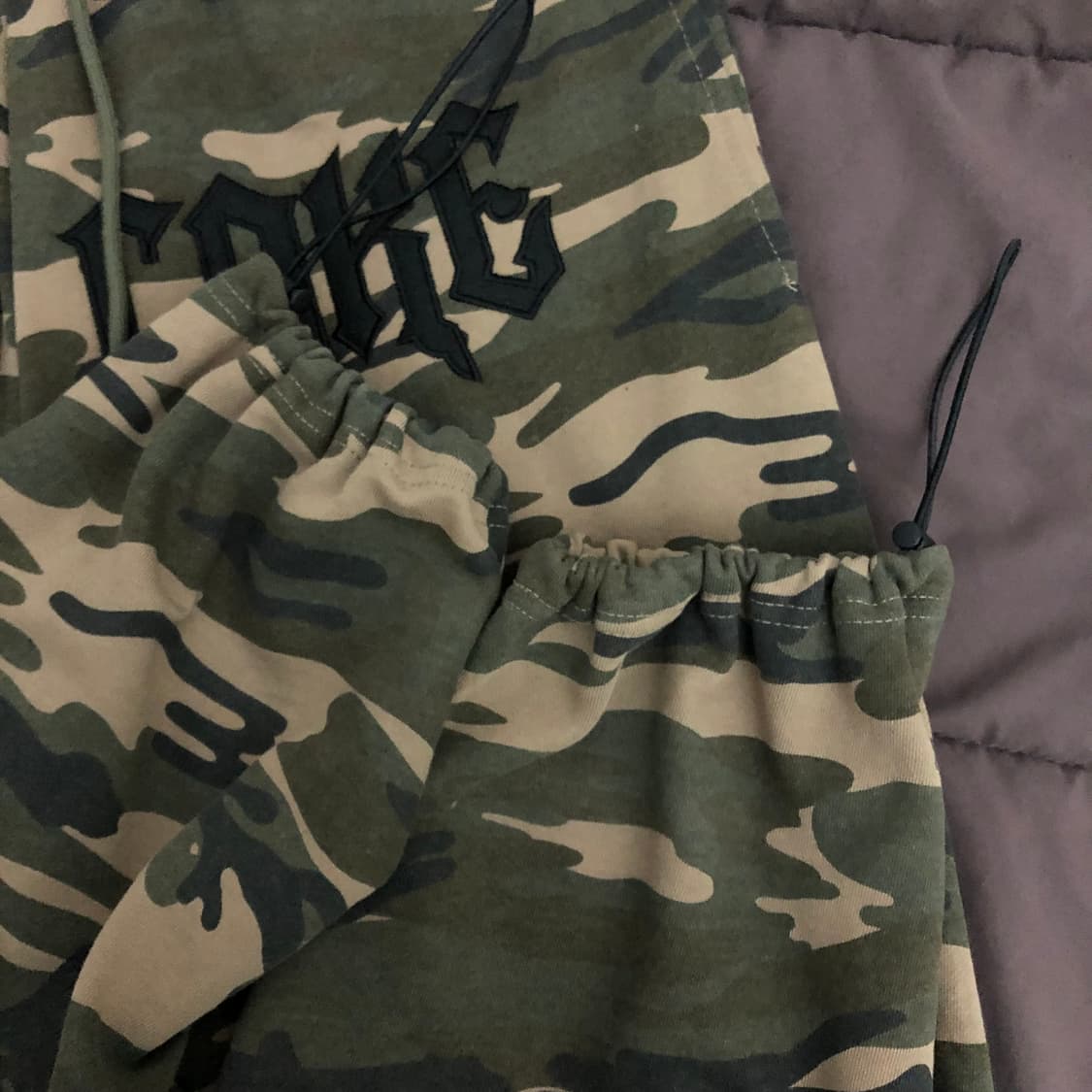 락케이크 camo metal graphics pants - 카키 상품이미지3