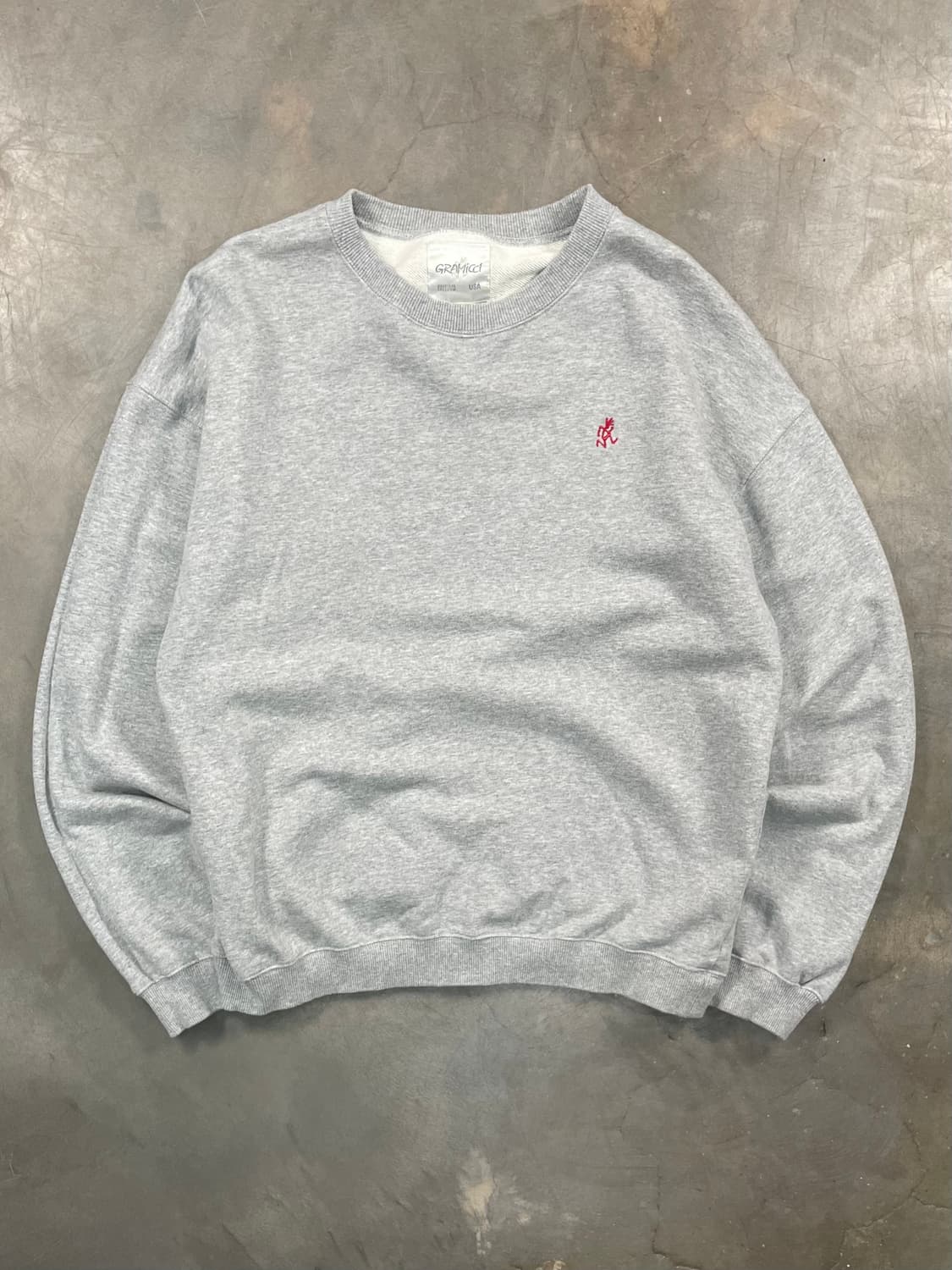 그라미치 원포인트 크루넥 스웻셔츠 상품이미지1