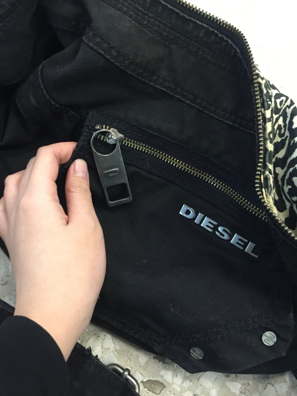 Diesel archive shoulder bag - black 상품이미지7