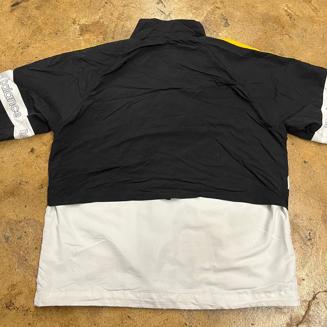 [정품/L] 뉴발란스 블랙 옐로우 바람막이 자켓 b15 상품이미지4