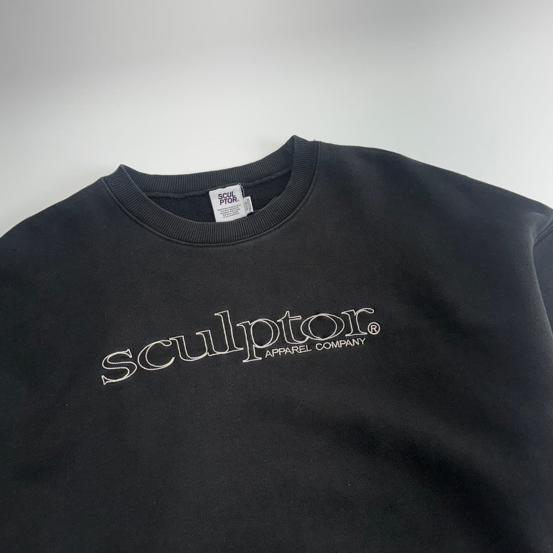 Sculptor 스컬프터 스펠아웃로고 블랙 맨투맨 상품이미지4